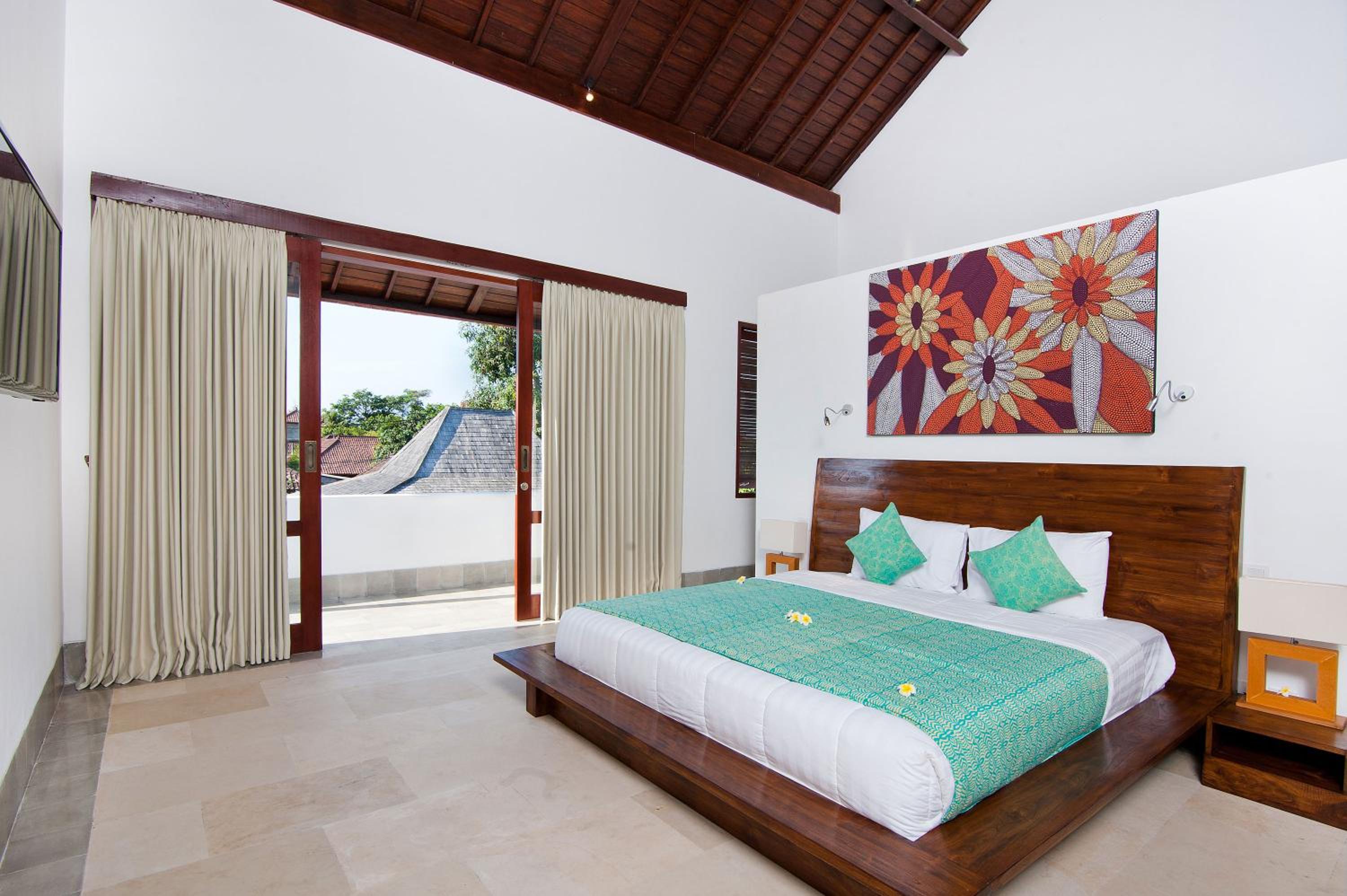 Villa photo 1