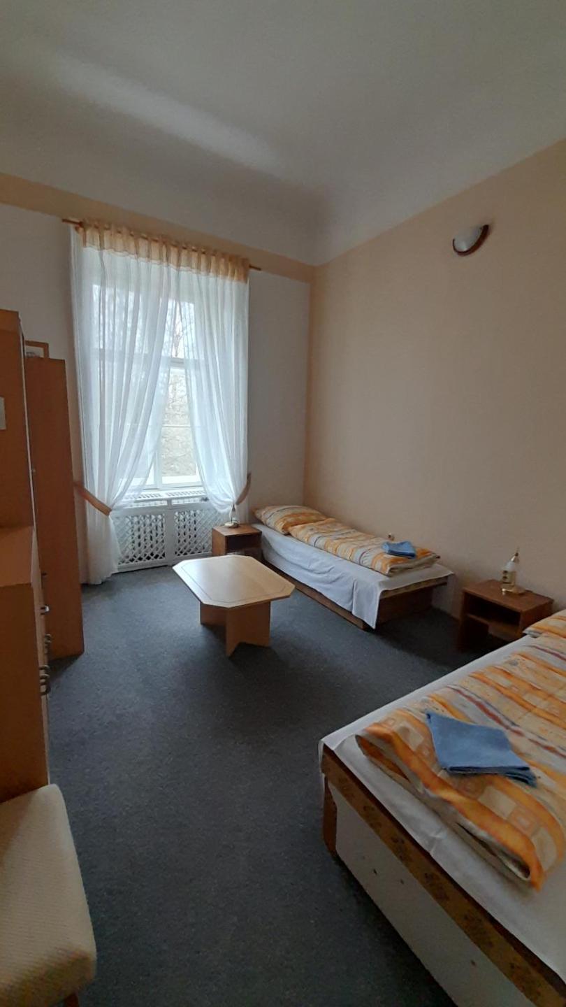 Twin Room with Shared Toilet photo 1