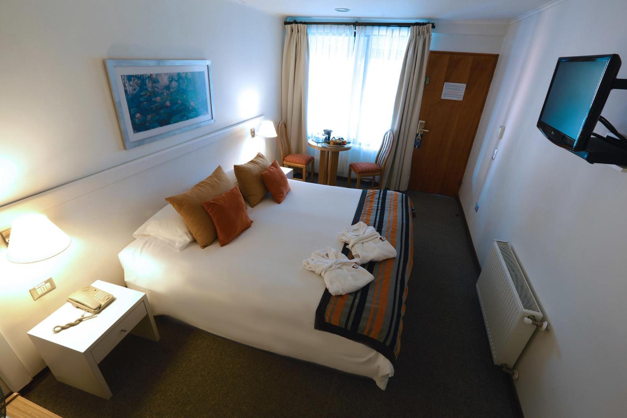 Standard Double or Twin Room photo 2