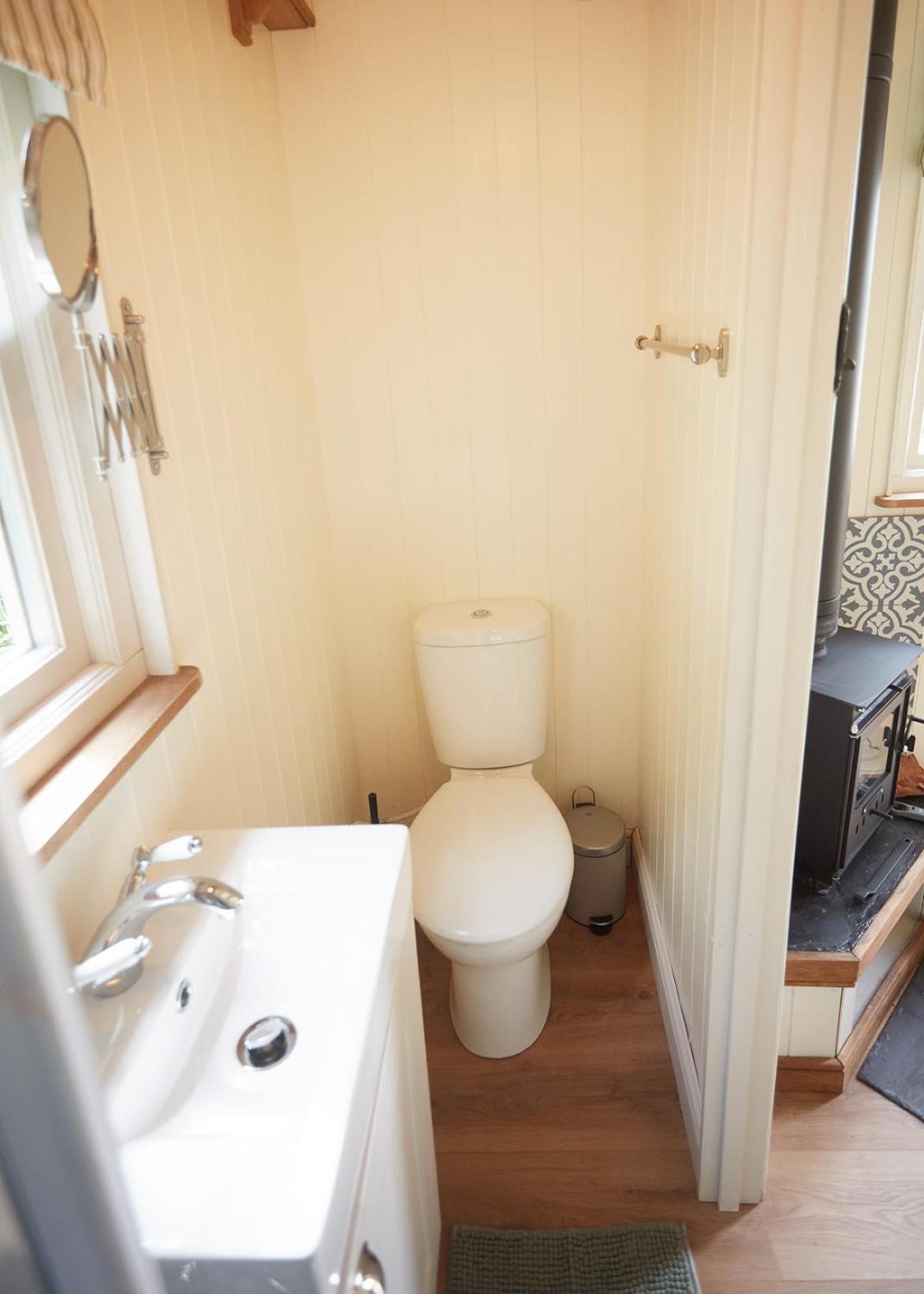 One-Bedroom House photo 2
