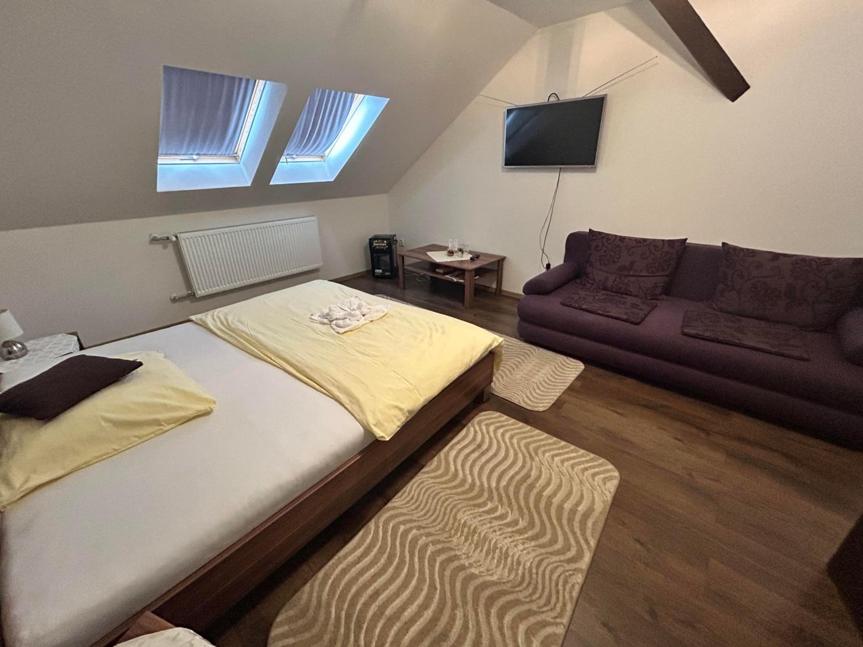 Double Room with Extra Bed photo 2