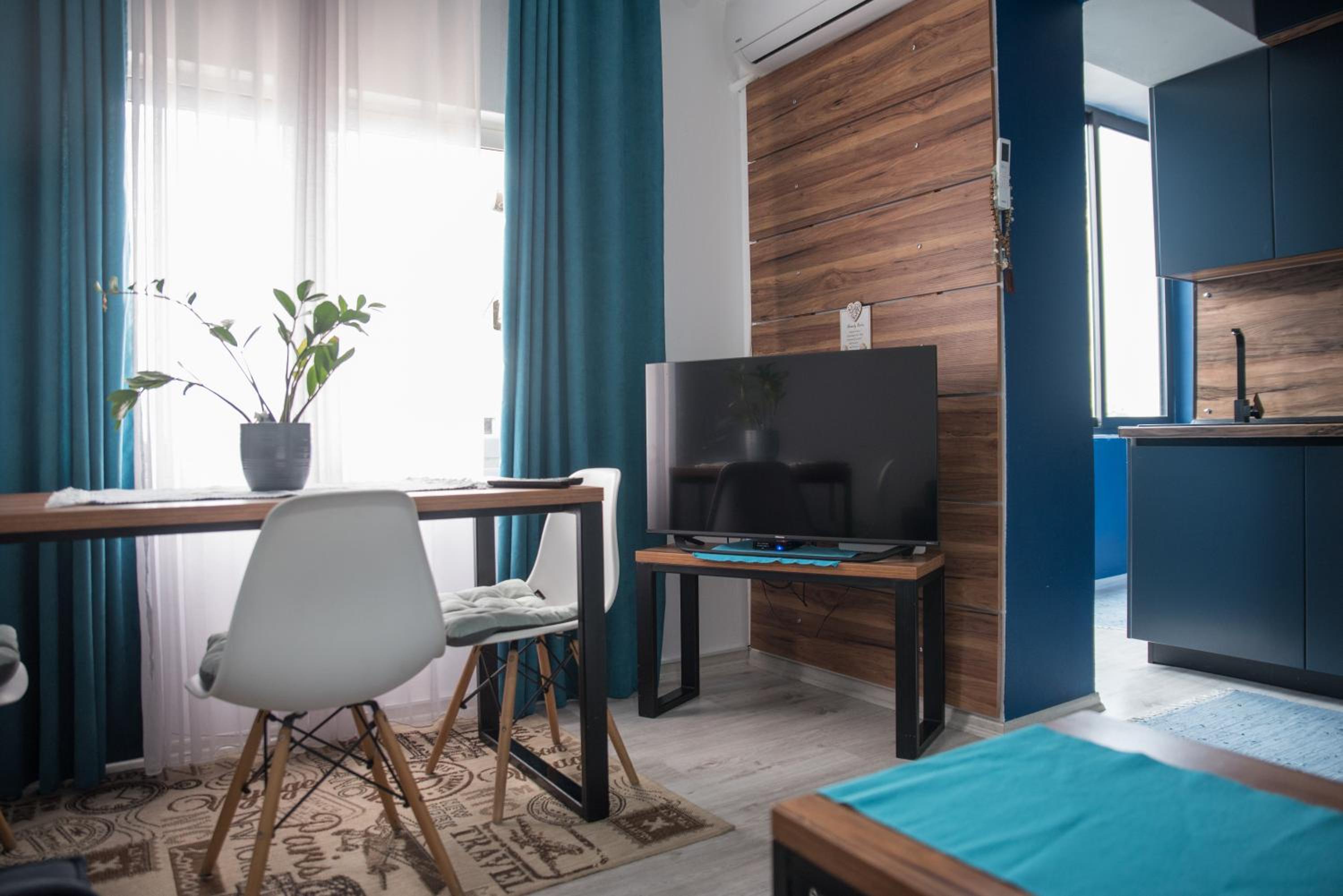 One-Bedroom Apartment photo 1