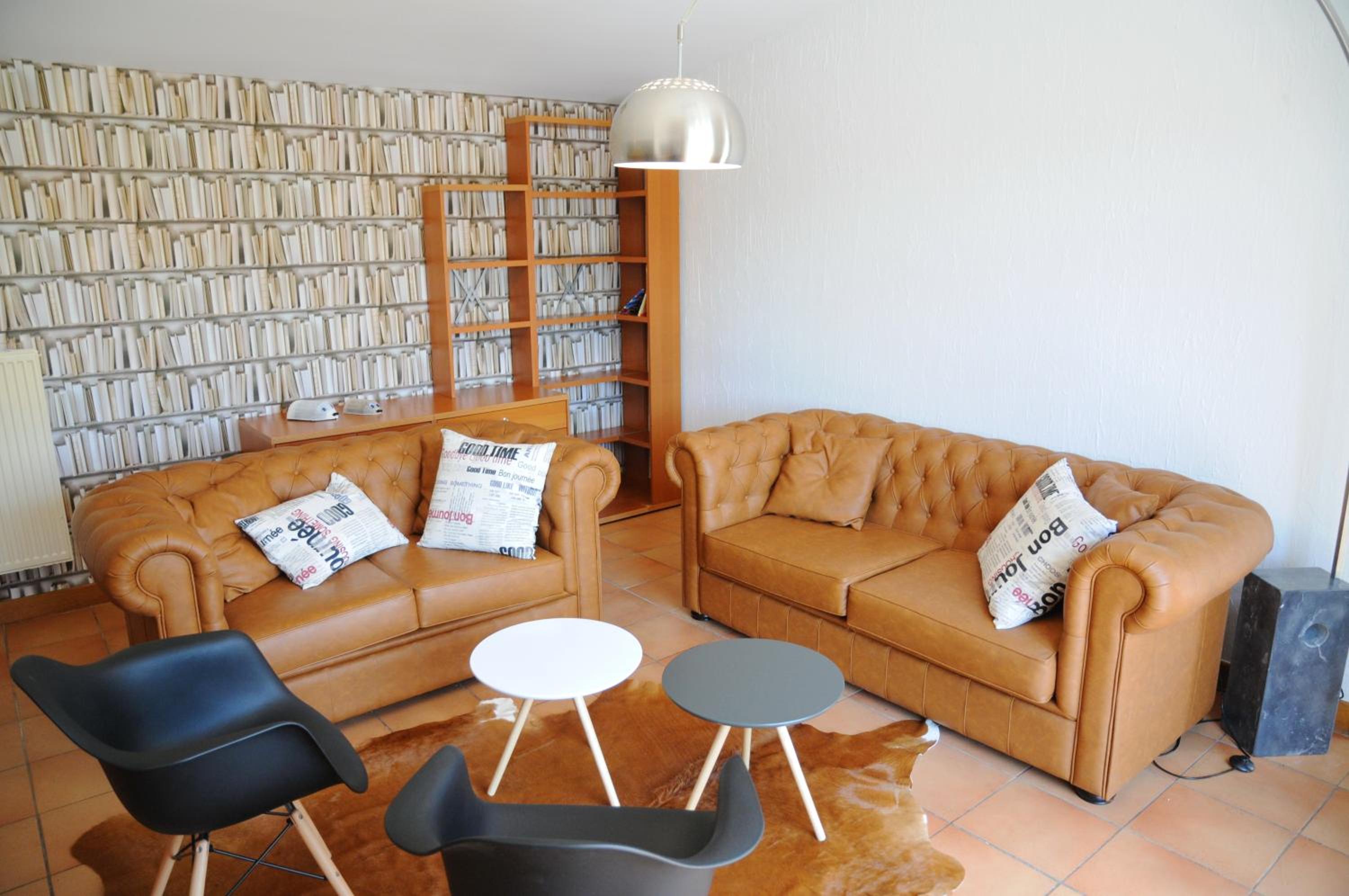 Three-Bedroom House photo 3
