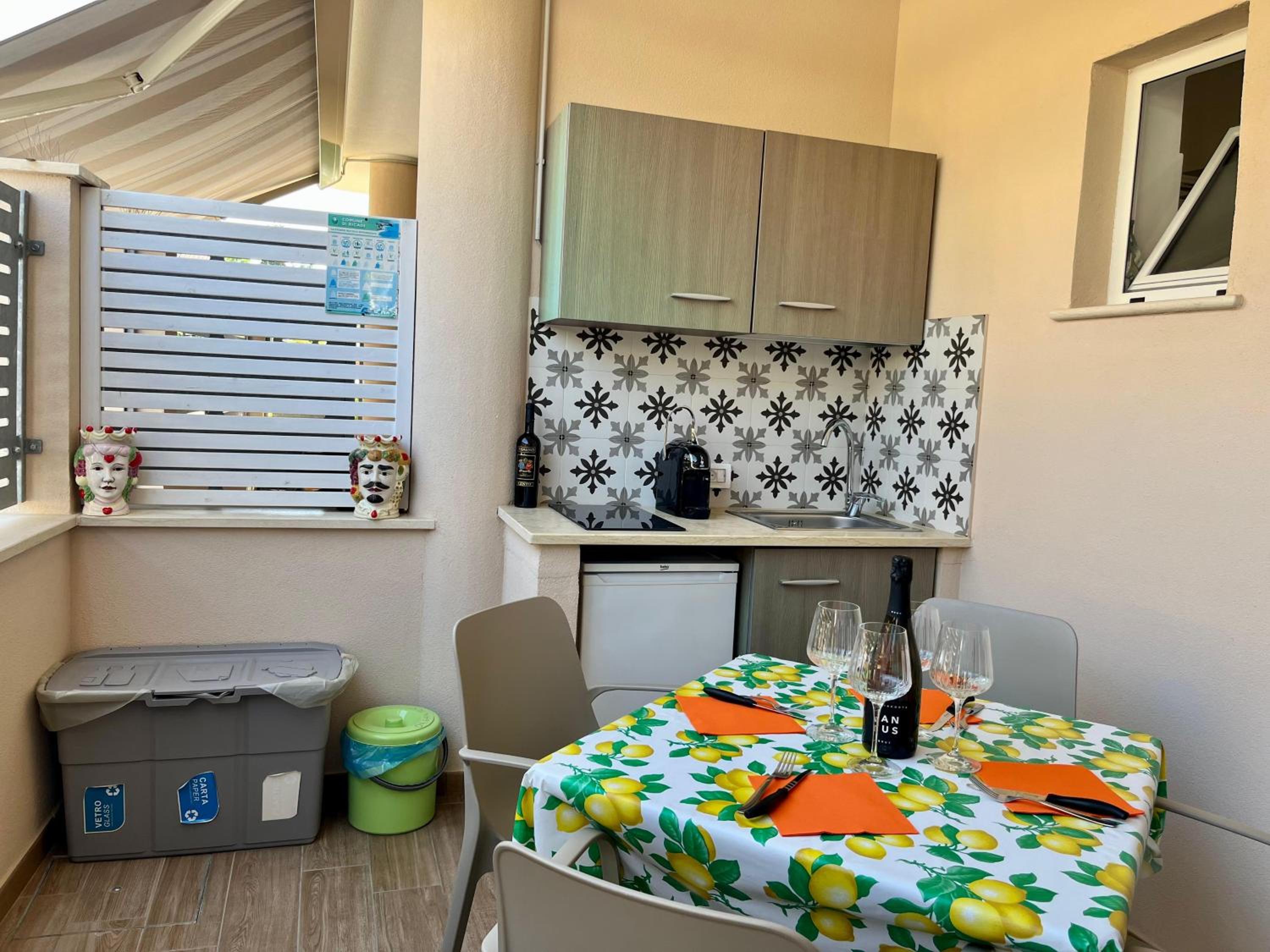 Apartment with Terrace - Photo 24