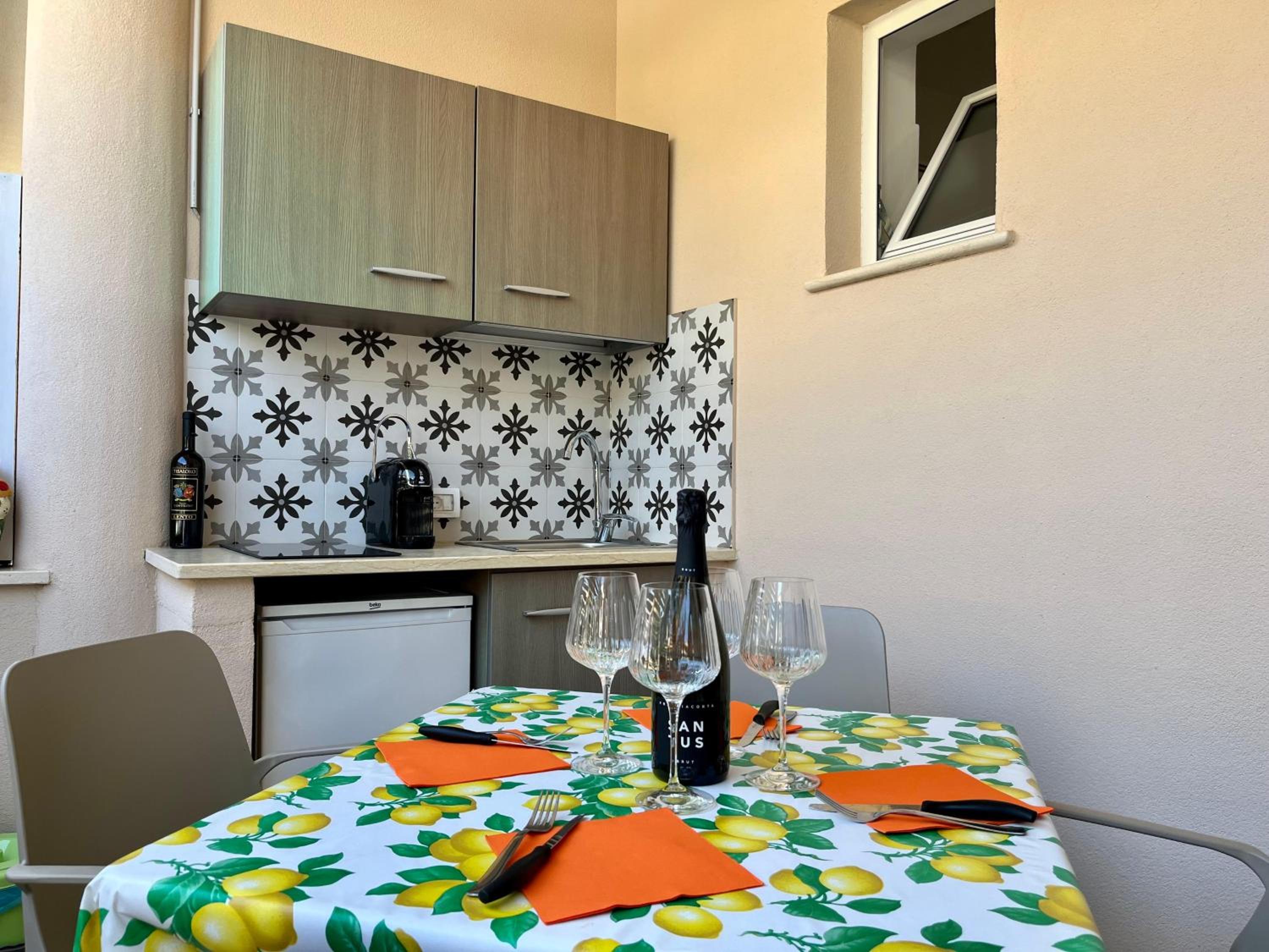 Apartment with Terrace - Photo 13