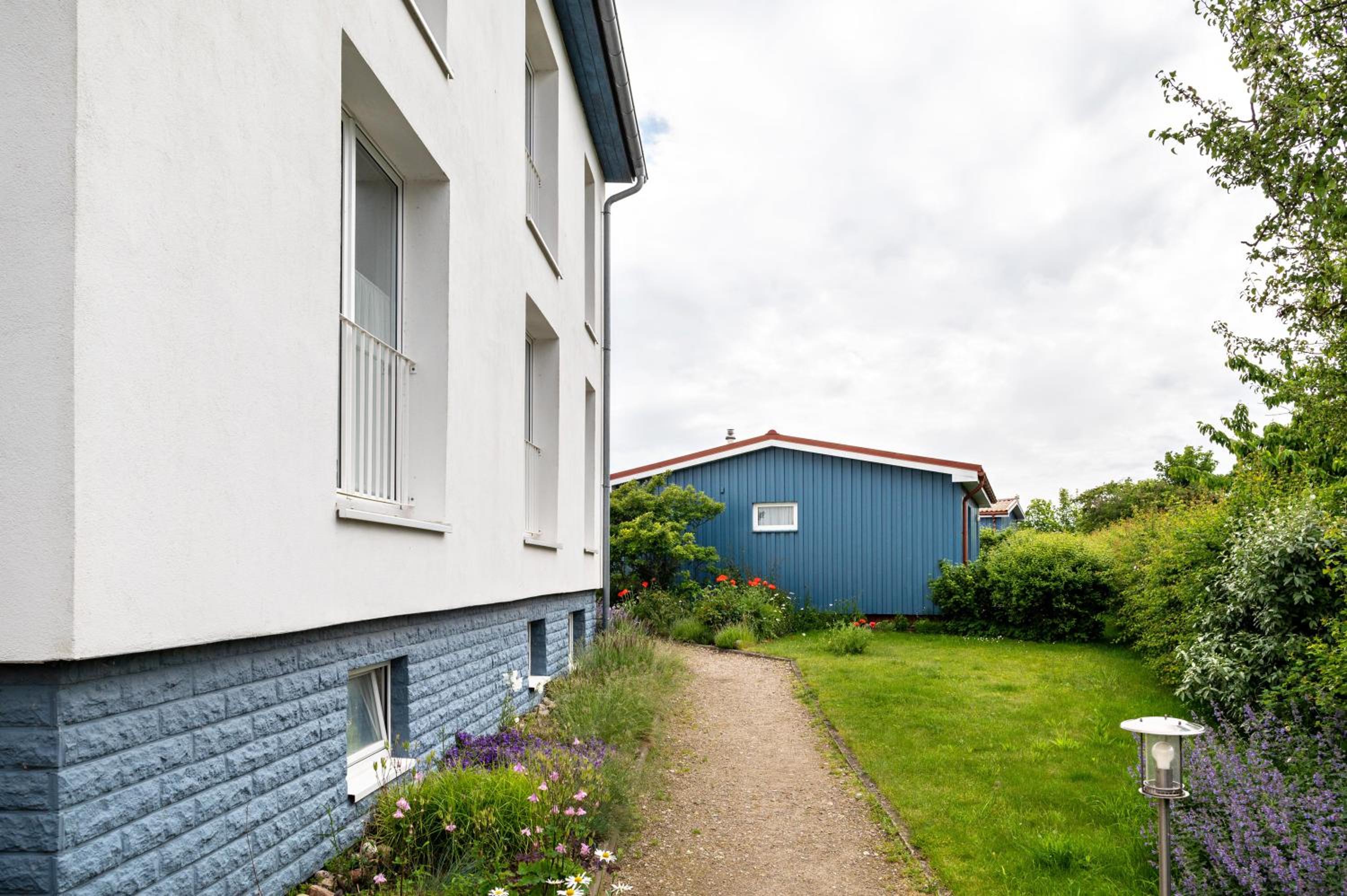 Two-Bedroom Deluxe Apartment with Garden View photo 2