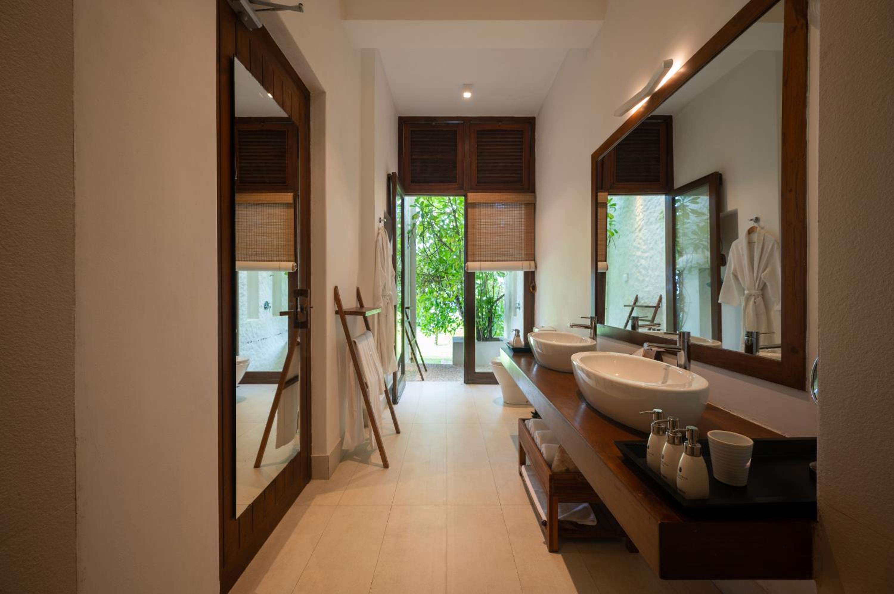 Deluxe Suite with Sea View