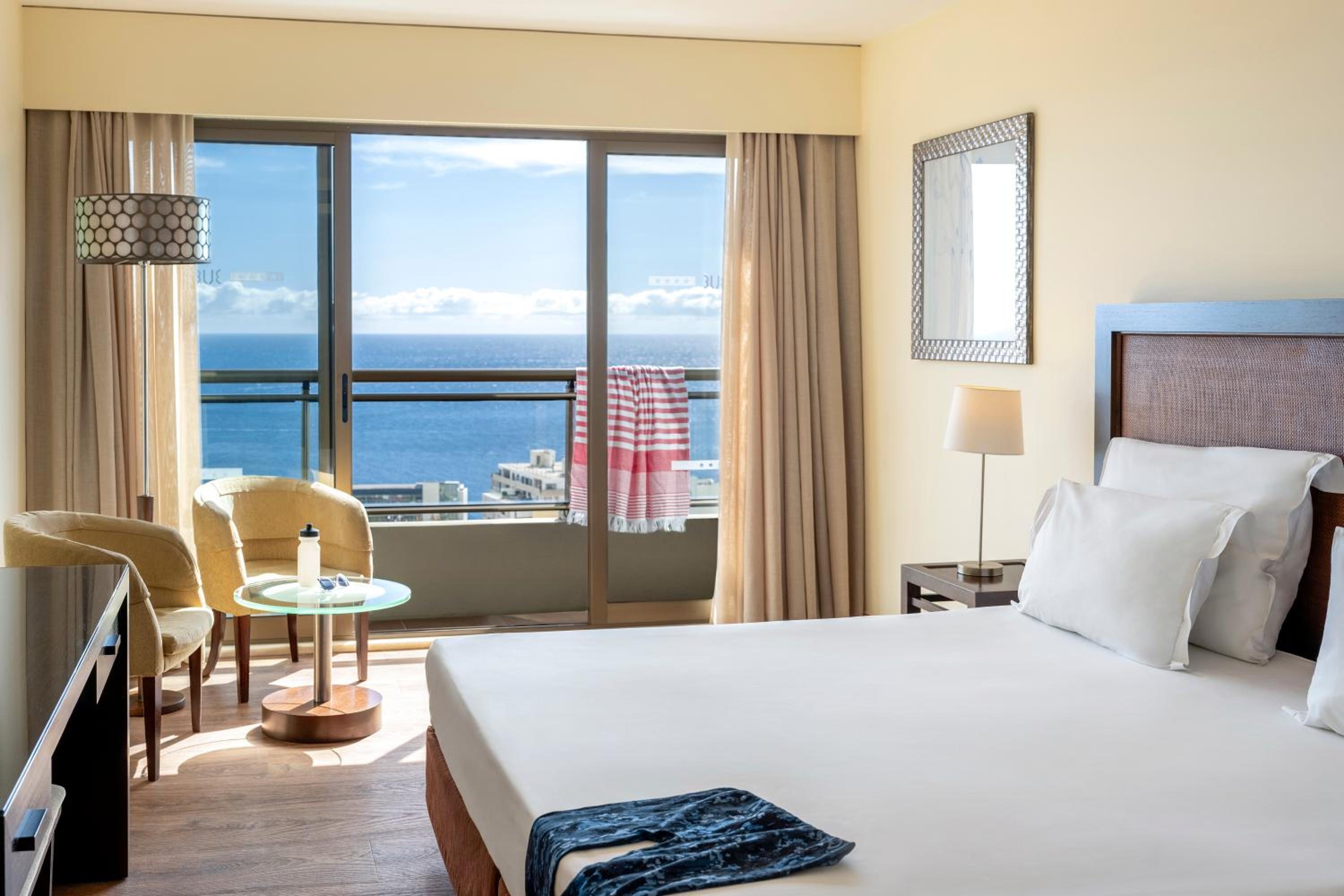 Double Room with Sea View - Photo 5
