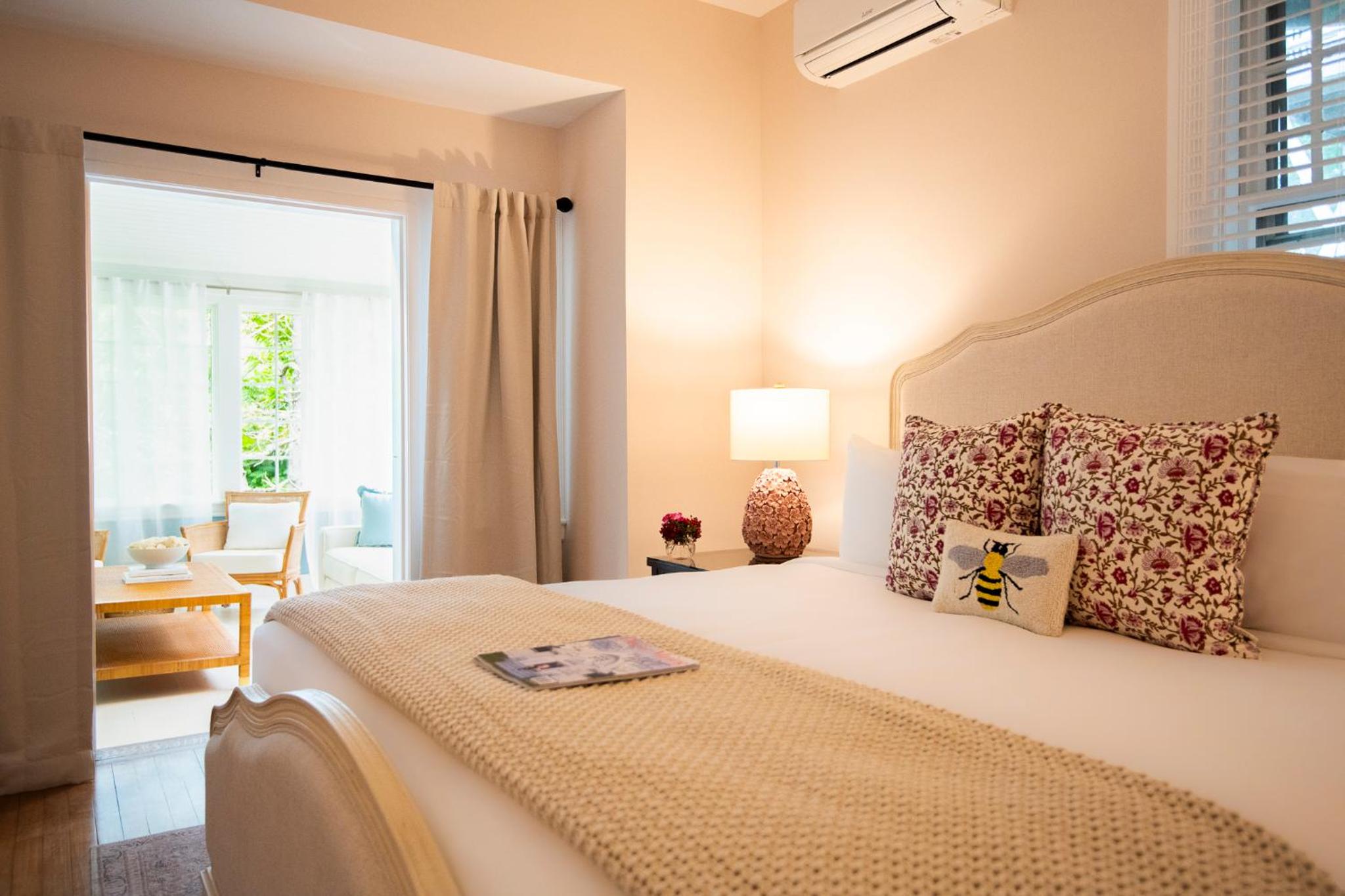Deluxe King, Room 5