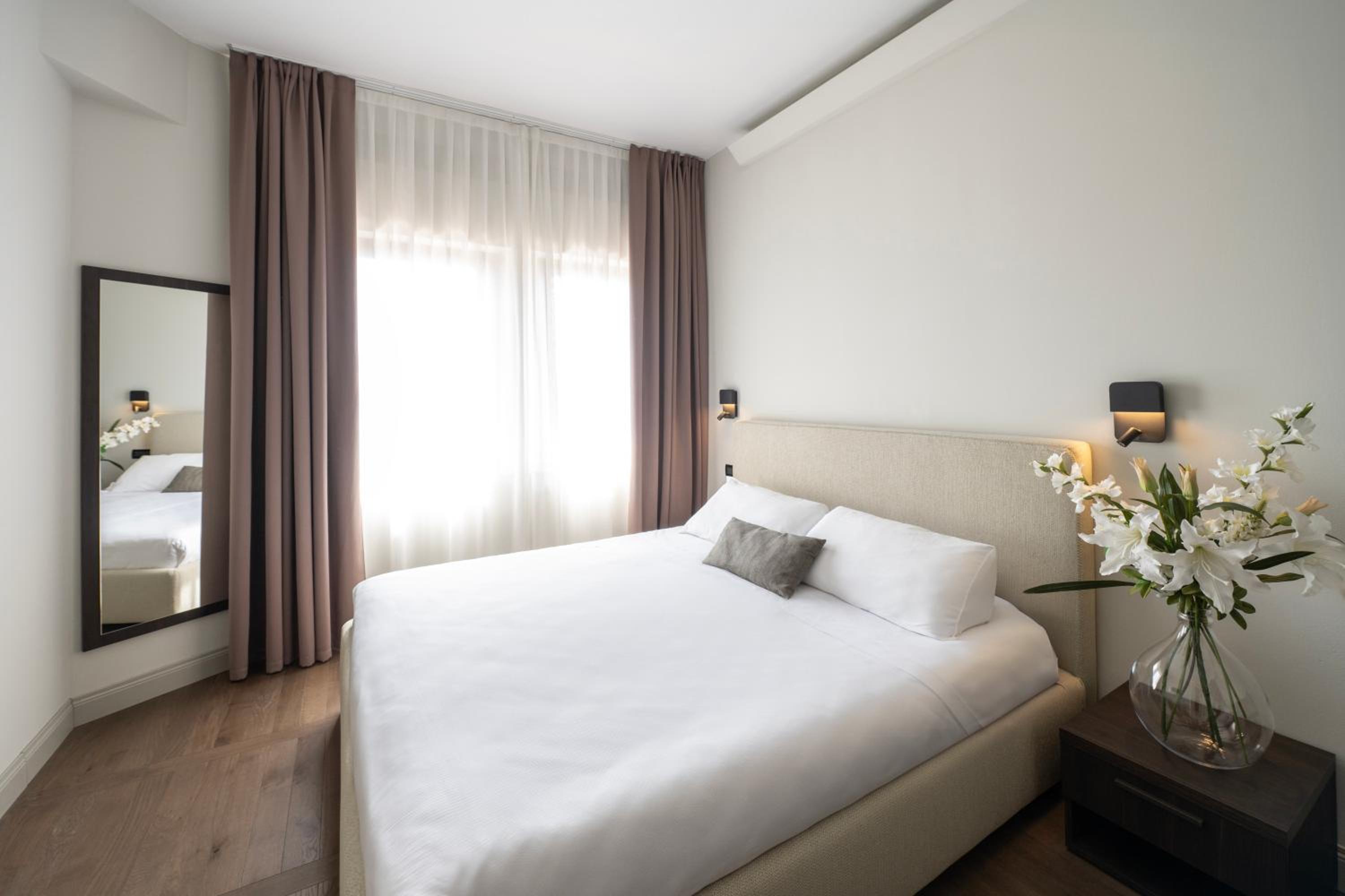 Standard Double Room - Photo 3