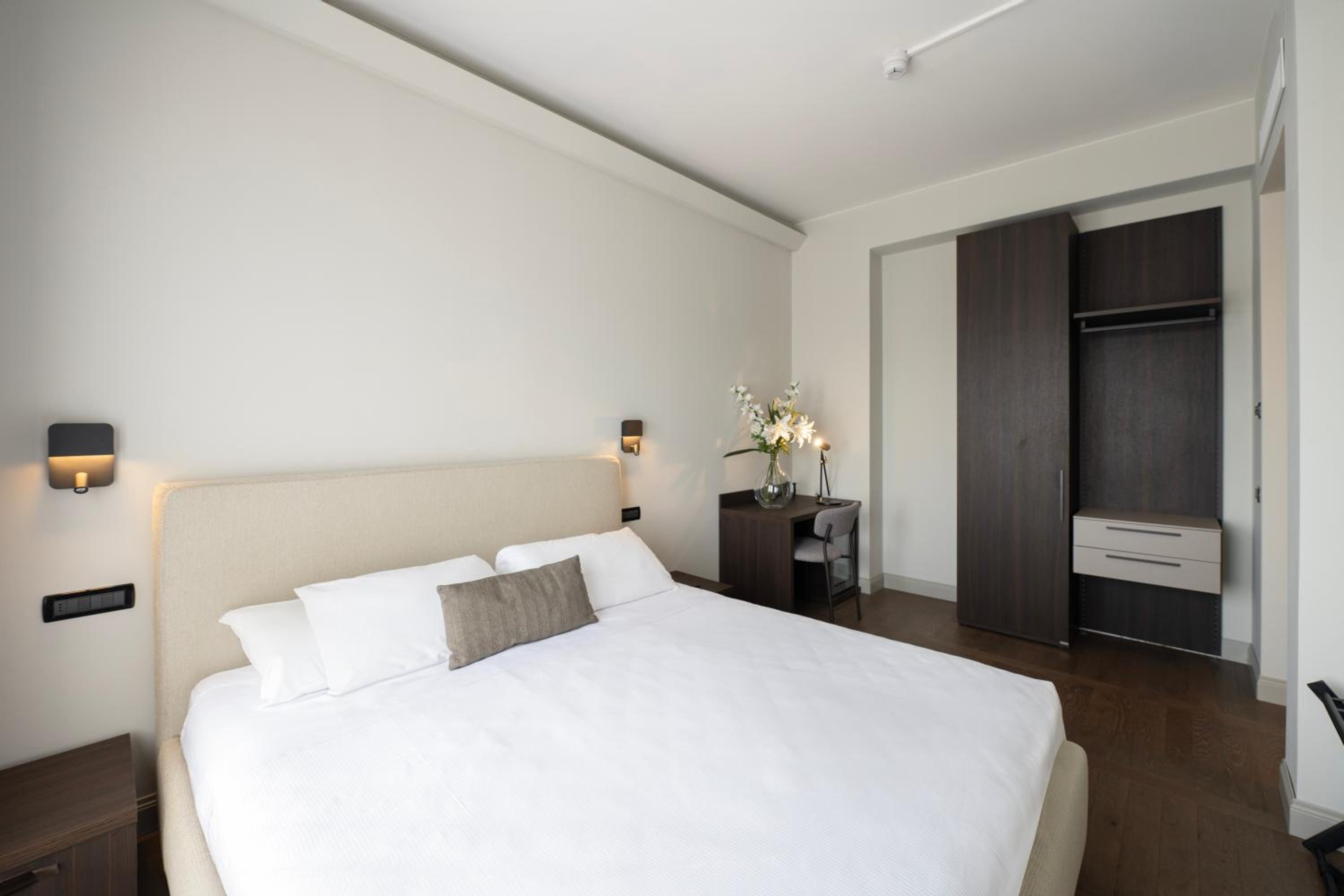 Standard Double Room - Photo 2