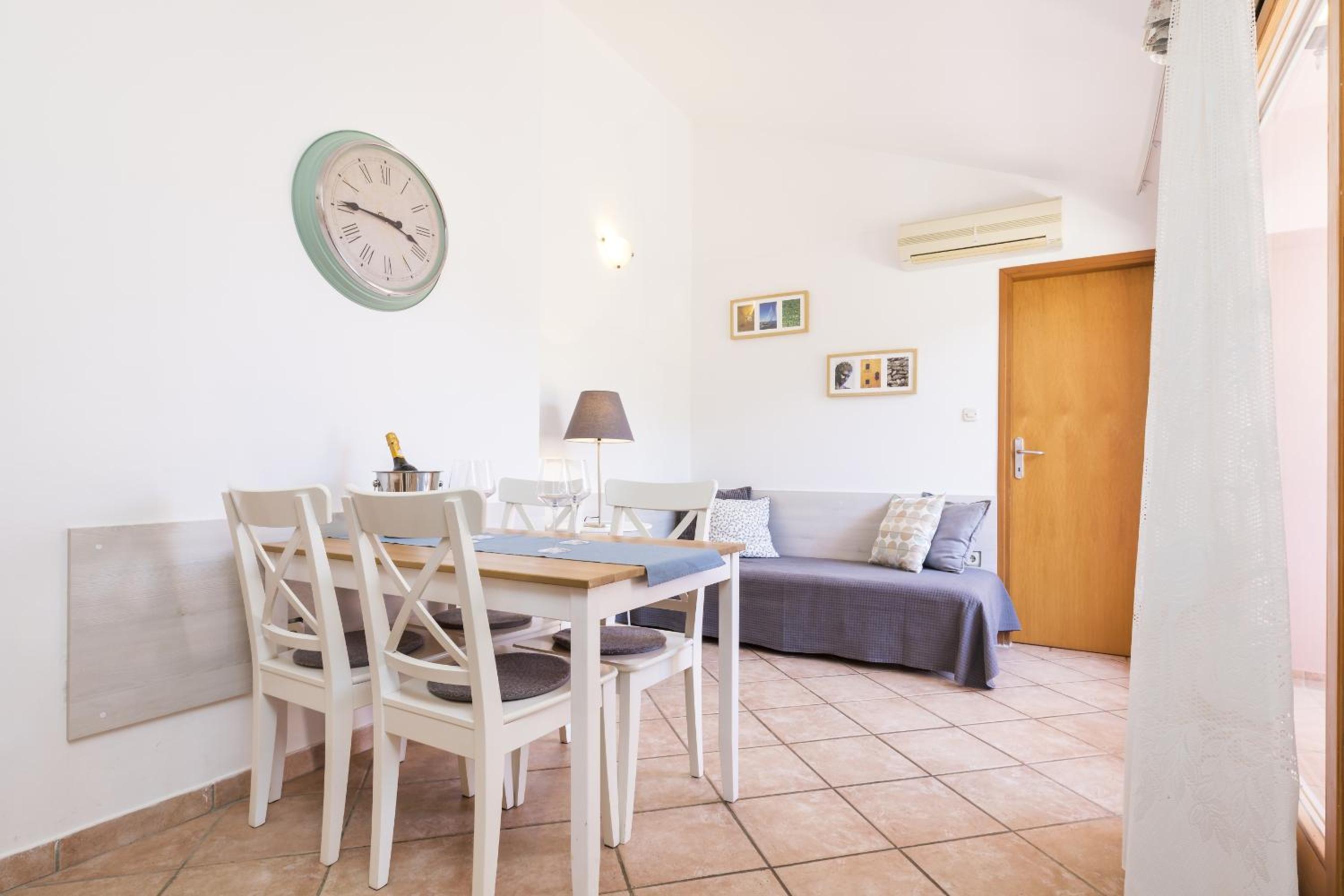 Apartment with Balcony photo 1