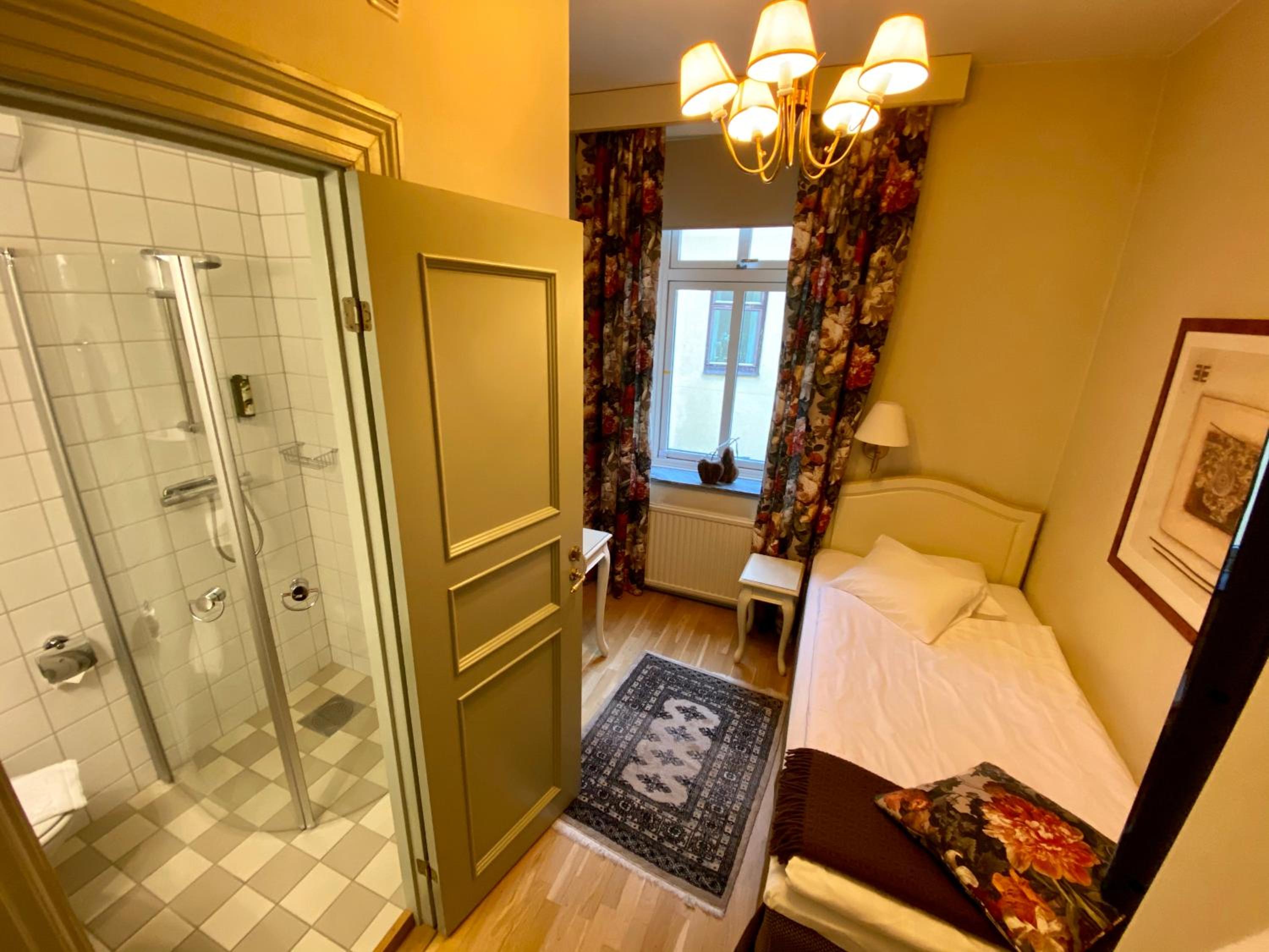 Single Room photo 2