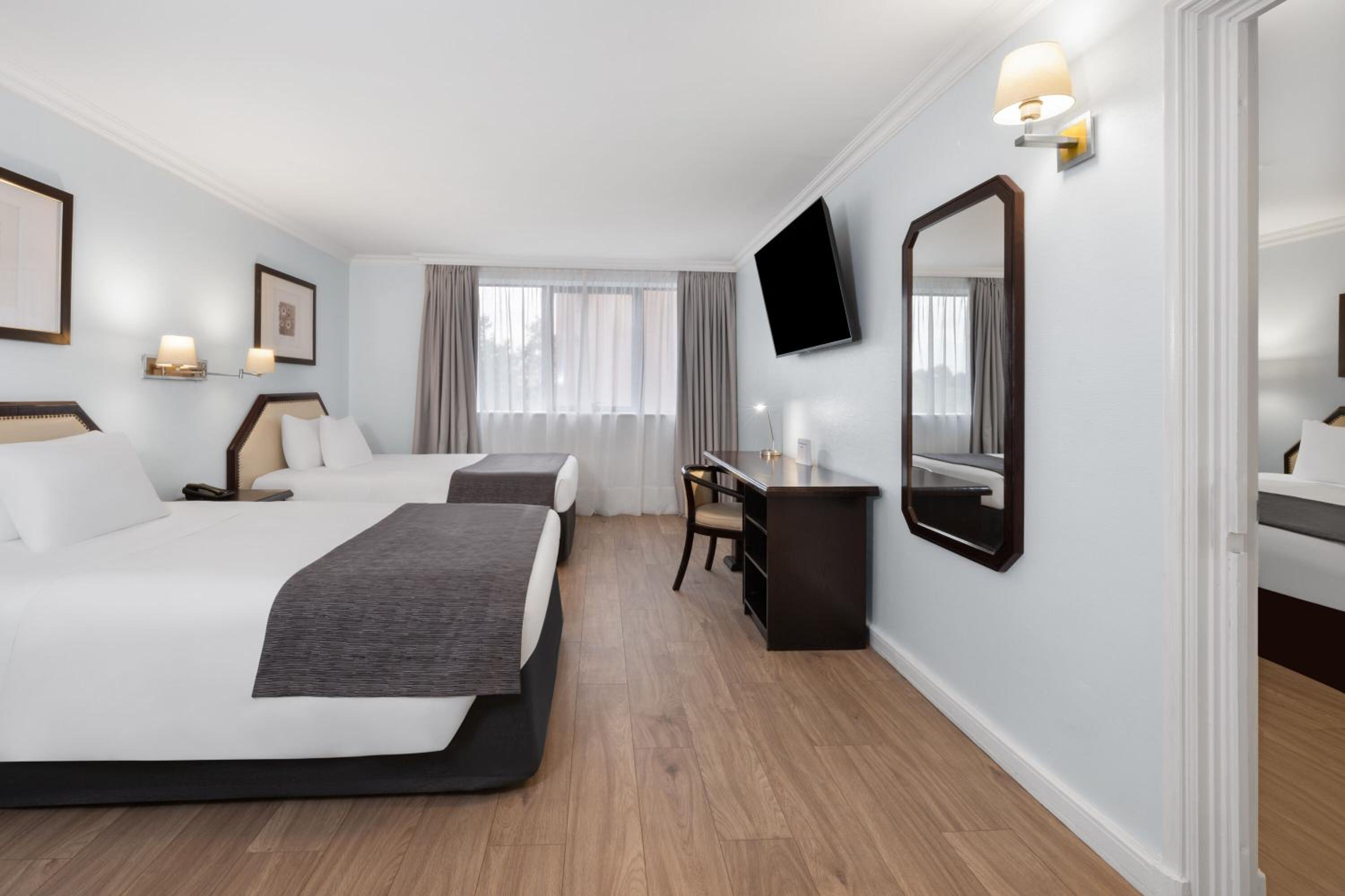 Superior Connecting Room with Two Queen Beds photo 1