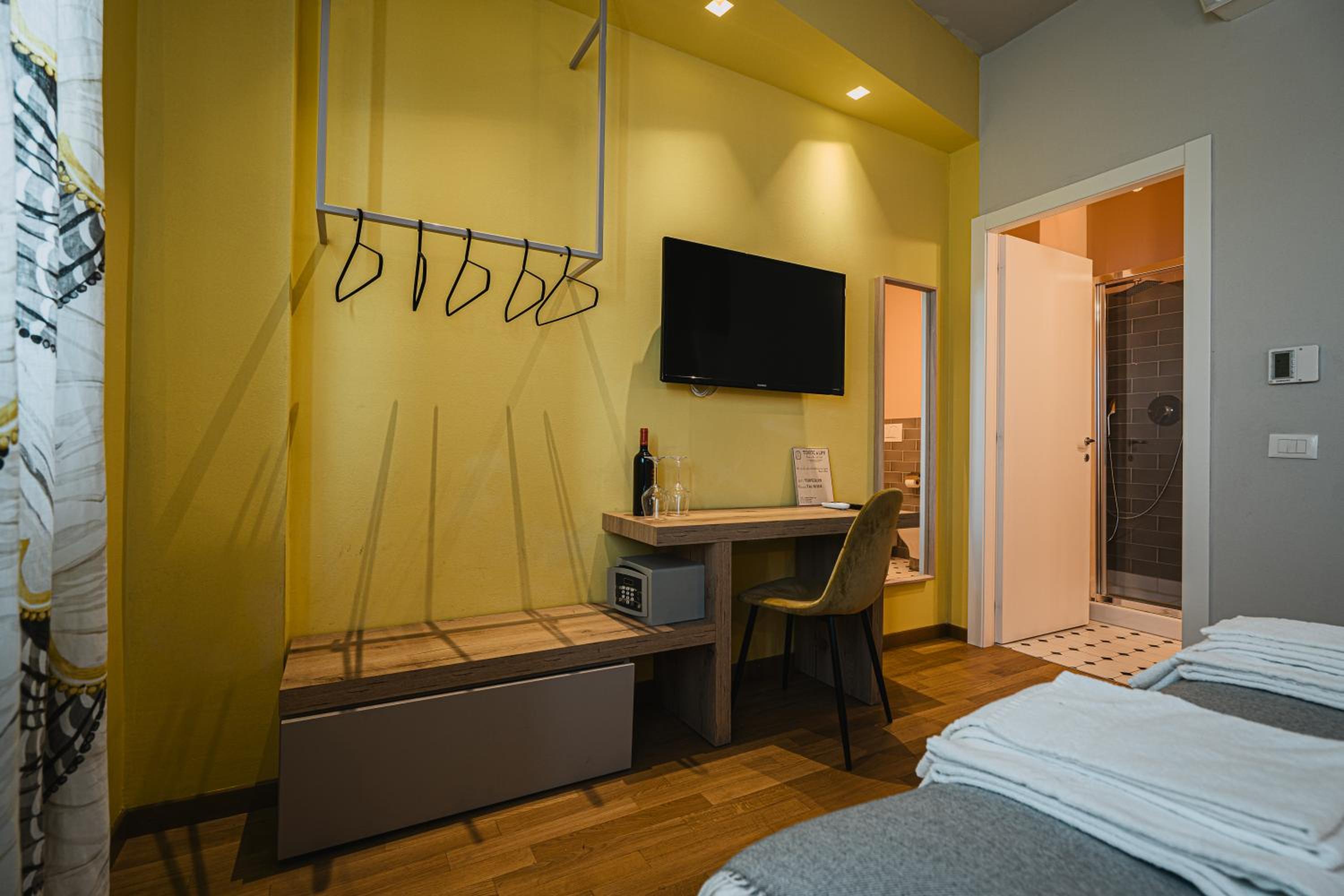 Deluxe Double or Twin Room - Photo 8