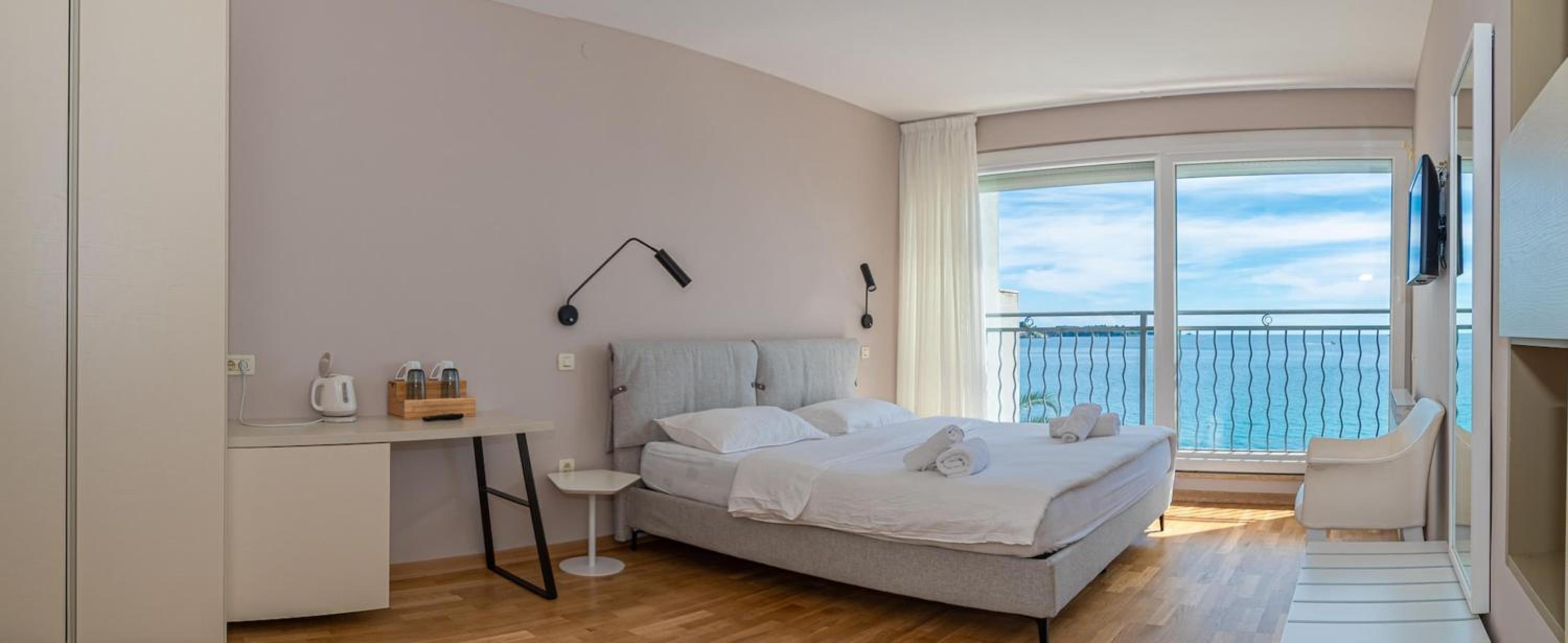Double Room with Sea View photo 2