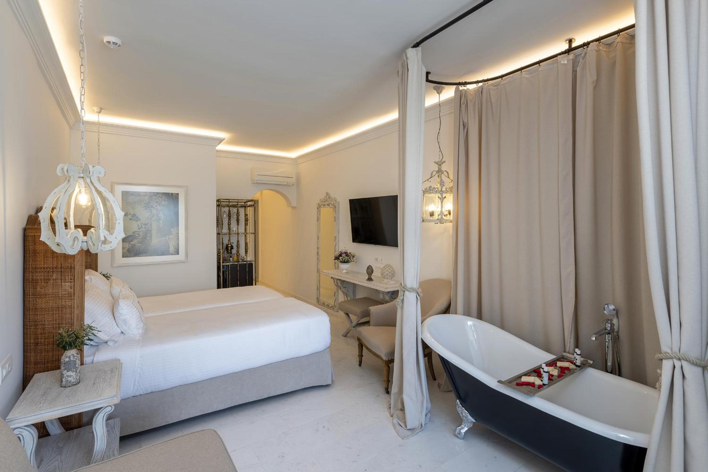 Signature Two Bedroom Suite with Private Pool and Garden View photo 3