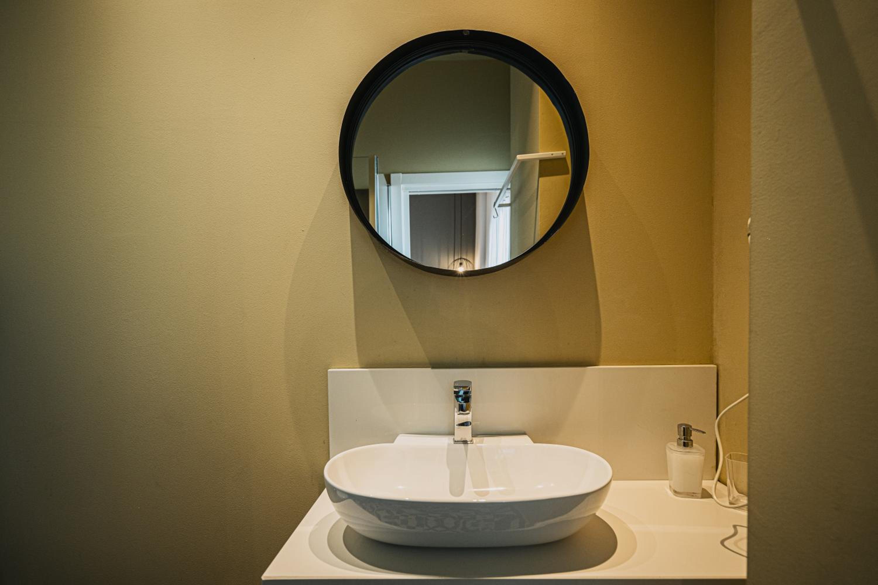 Deluxe Double or Twin Room - Photo 13
