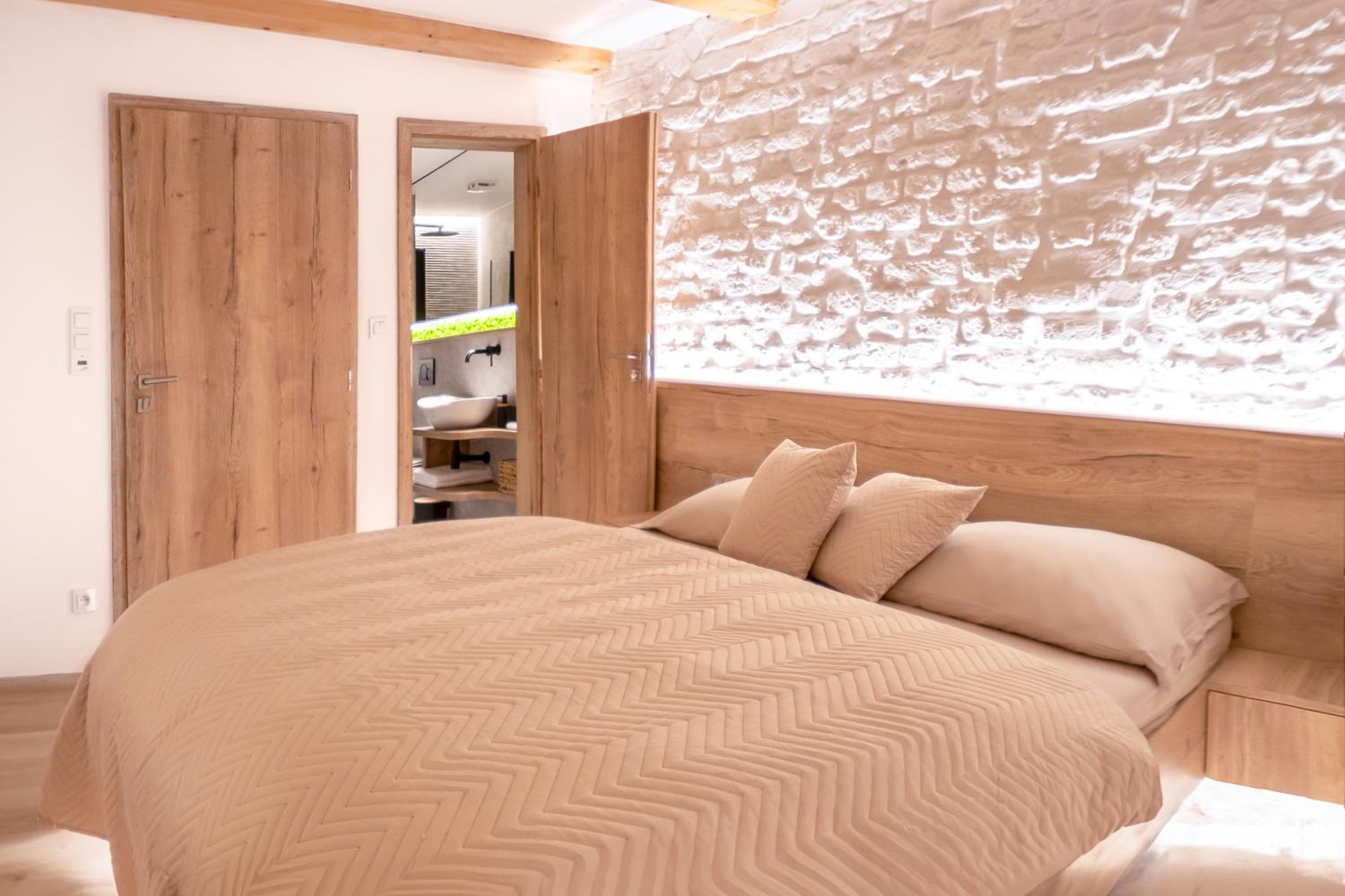 Double Room with Private Bathroom photo 1