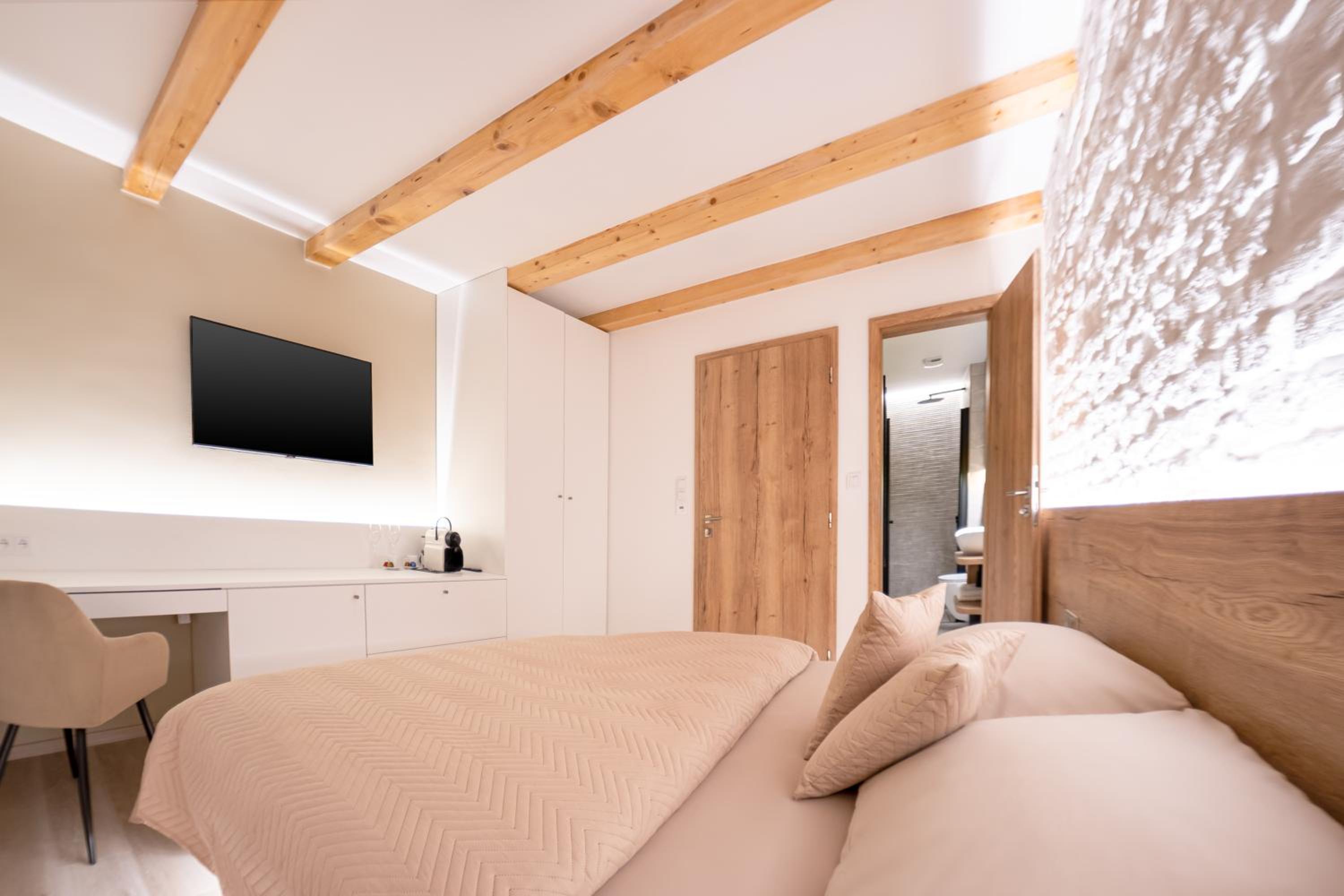 Double Room with Private Bathroom photo 3