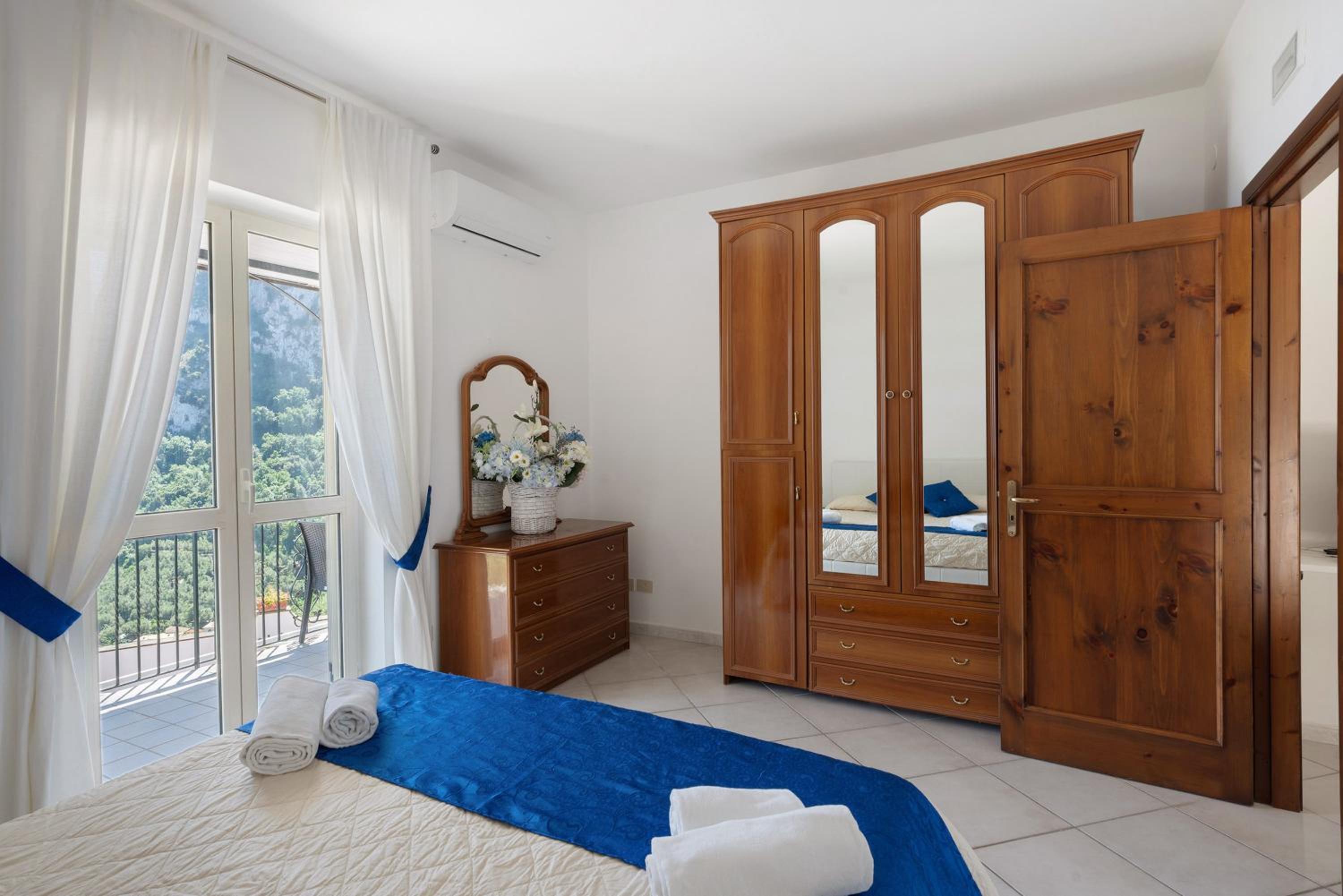 Two-Bedroom Deluxe Apartment with Ocean View
