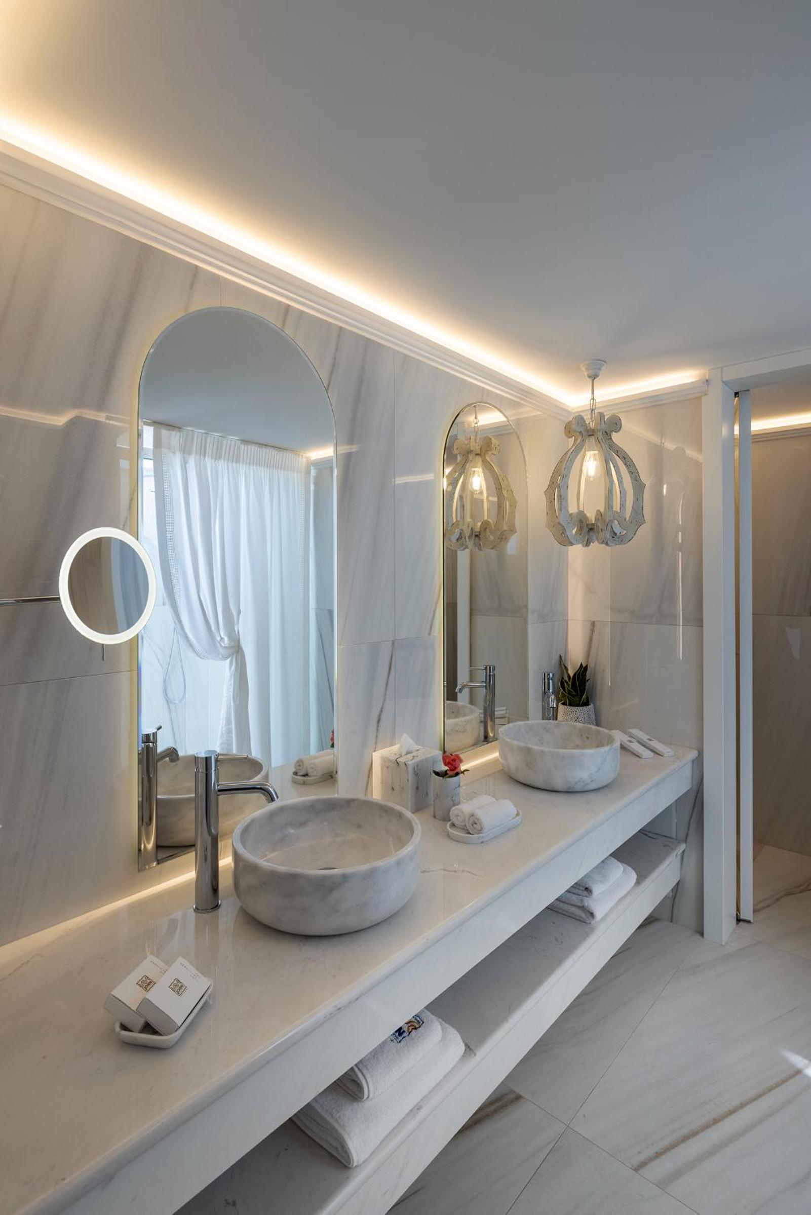 Signature Aegean Room with Sea View - Photo 8