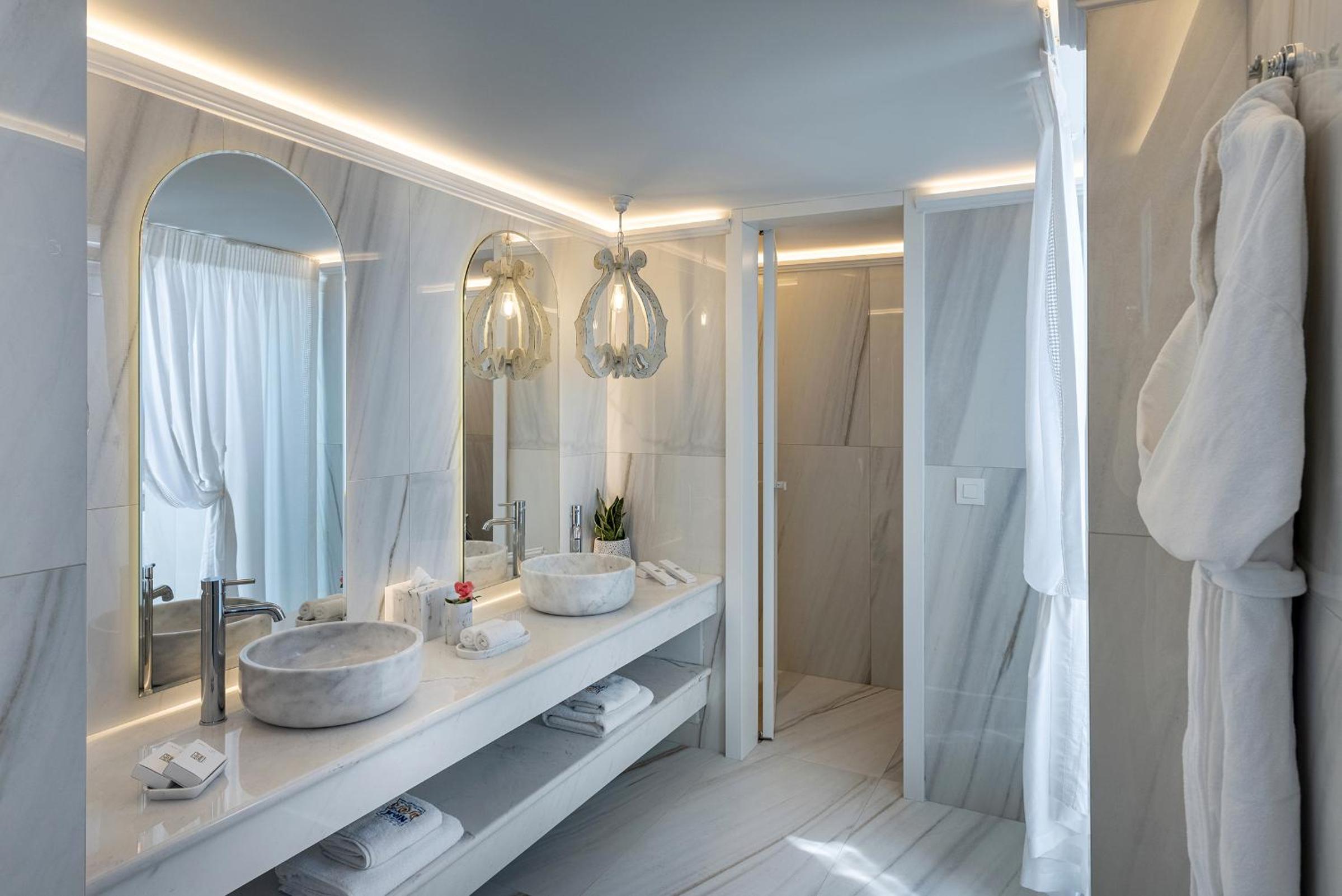 Signature Aegean Room with Sea View - Photo 5