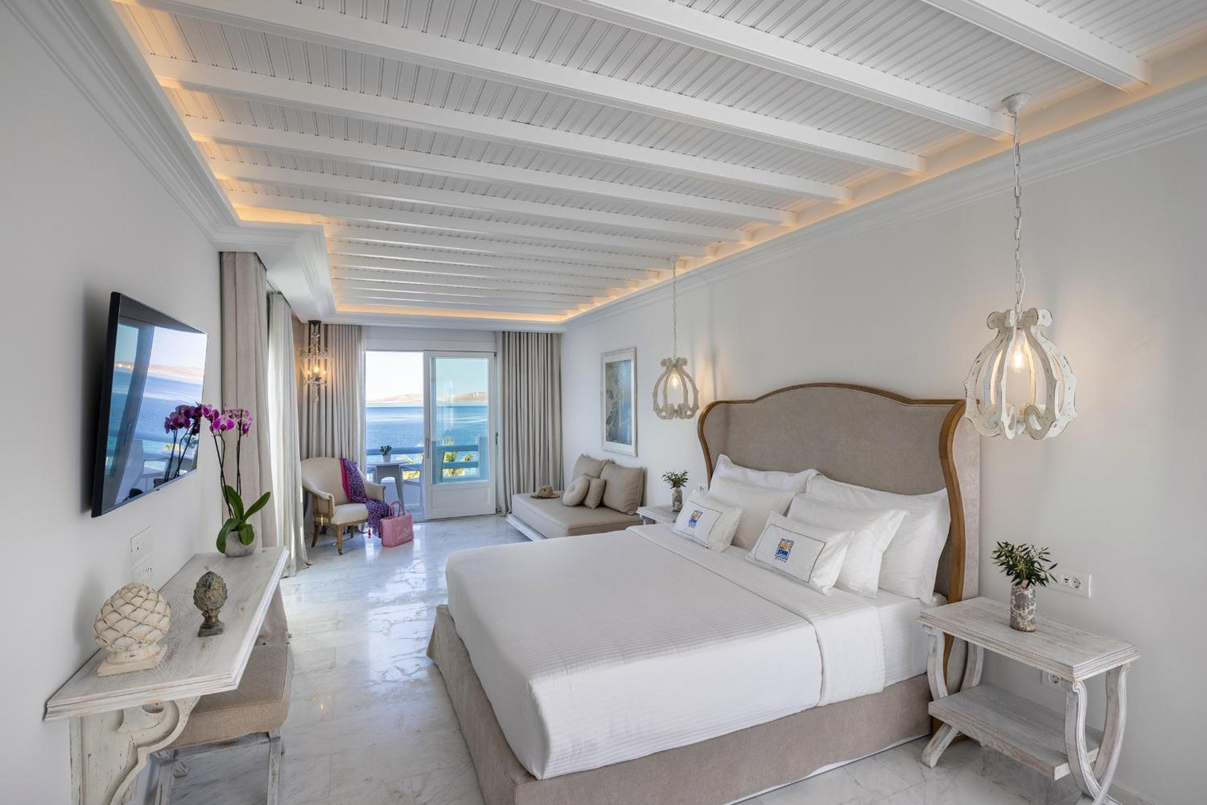 Signature Aegean Room with Outdoor Jetted Tub and Sea View - Photo 1