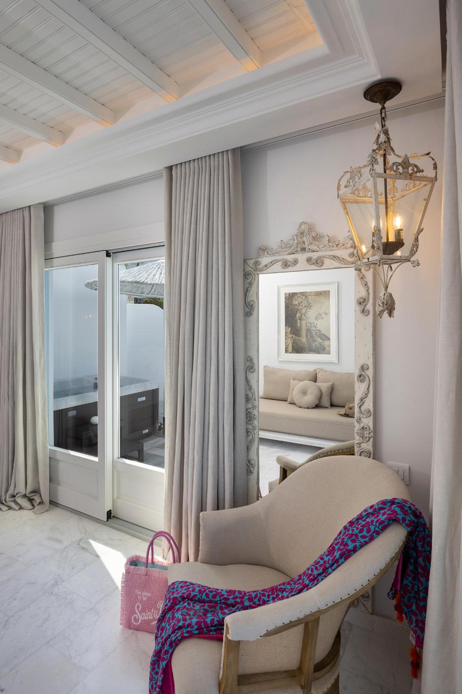 Signature Aegean Room with Outdoor Jetted Tub and Sea View - Photo 7