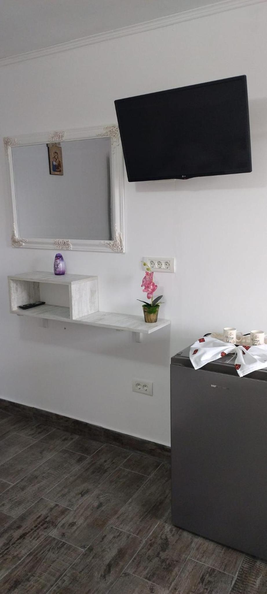 Deluxe Room (2 Adults + 1 Child) photo 1