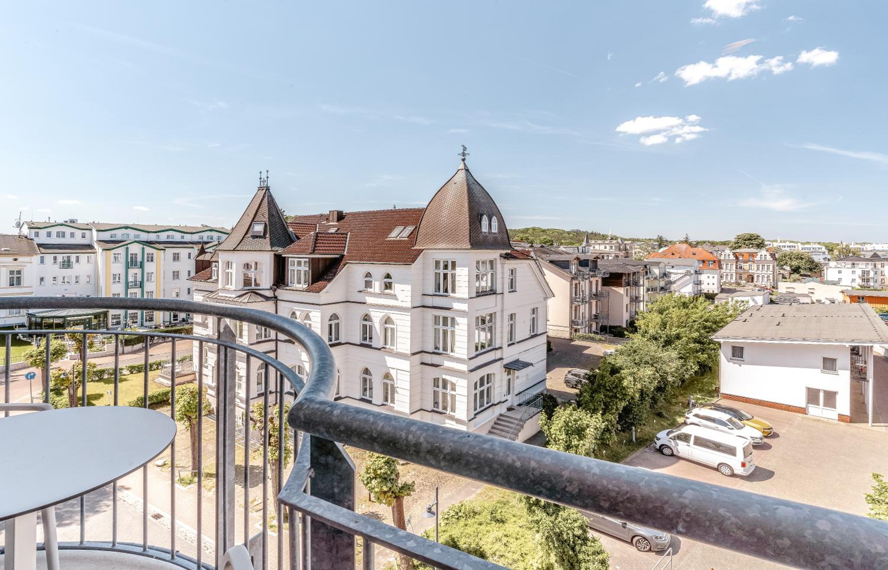 One-Bedroom Apartment - Land Side