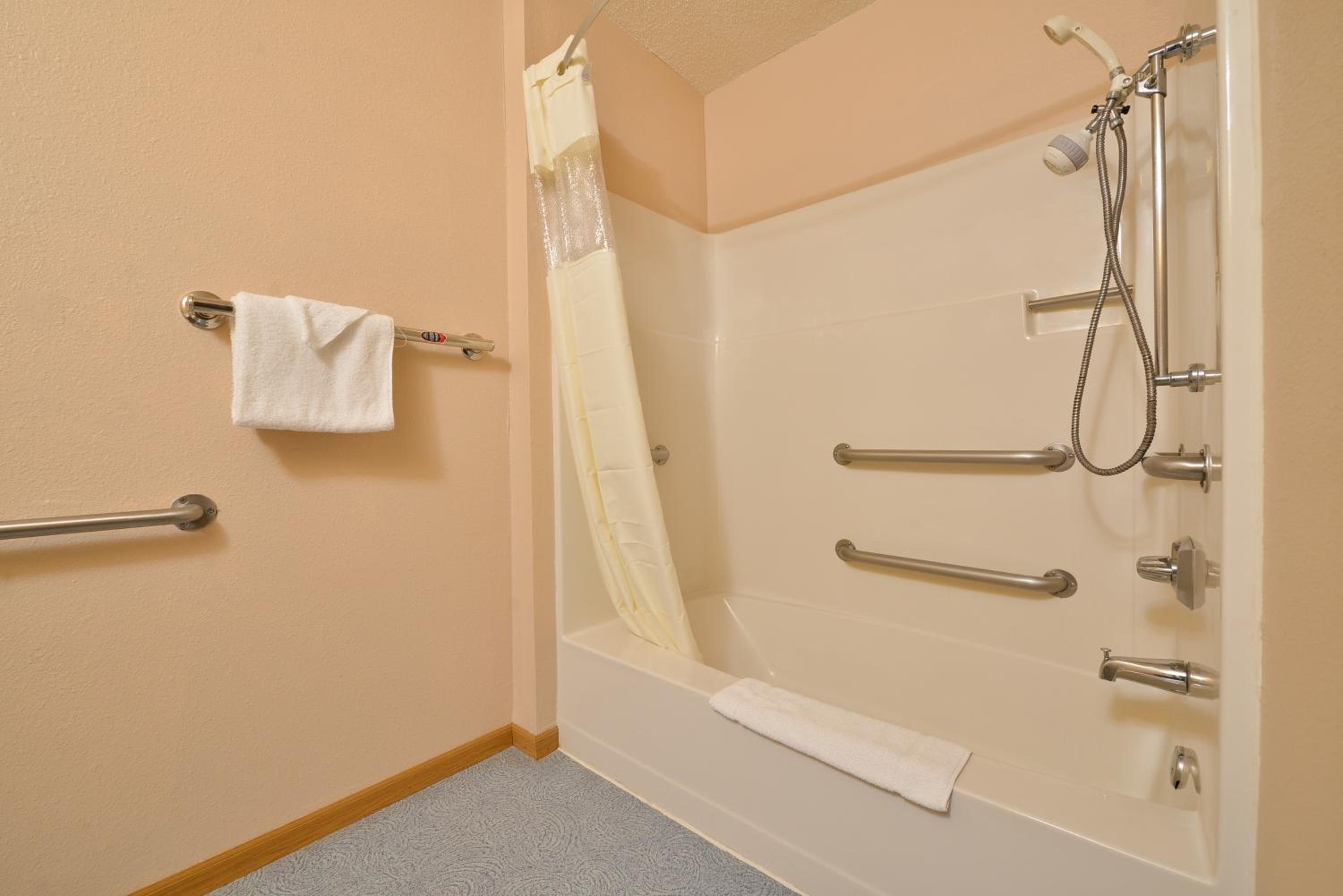 King Room - Disability Access/Non-Smoking - Photo 3