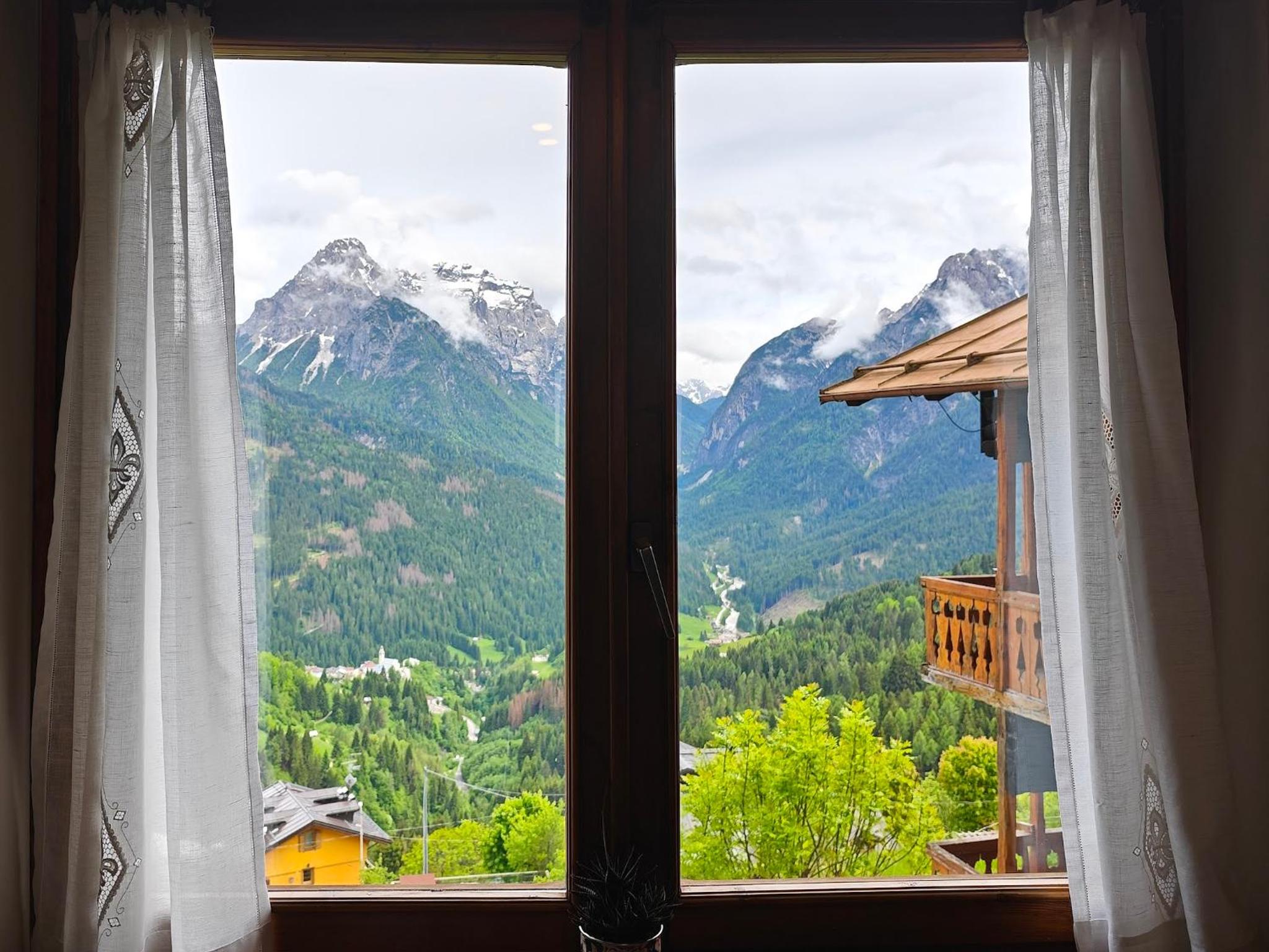 Family Two-Bedroom Apartment with View photo 2