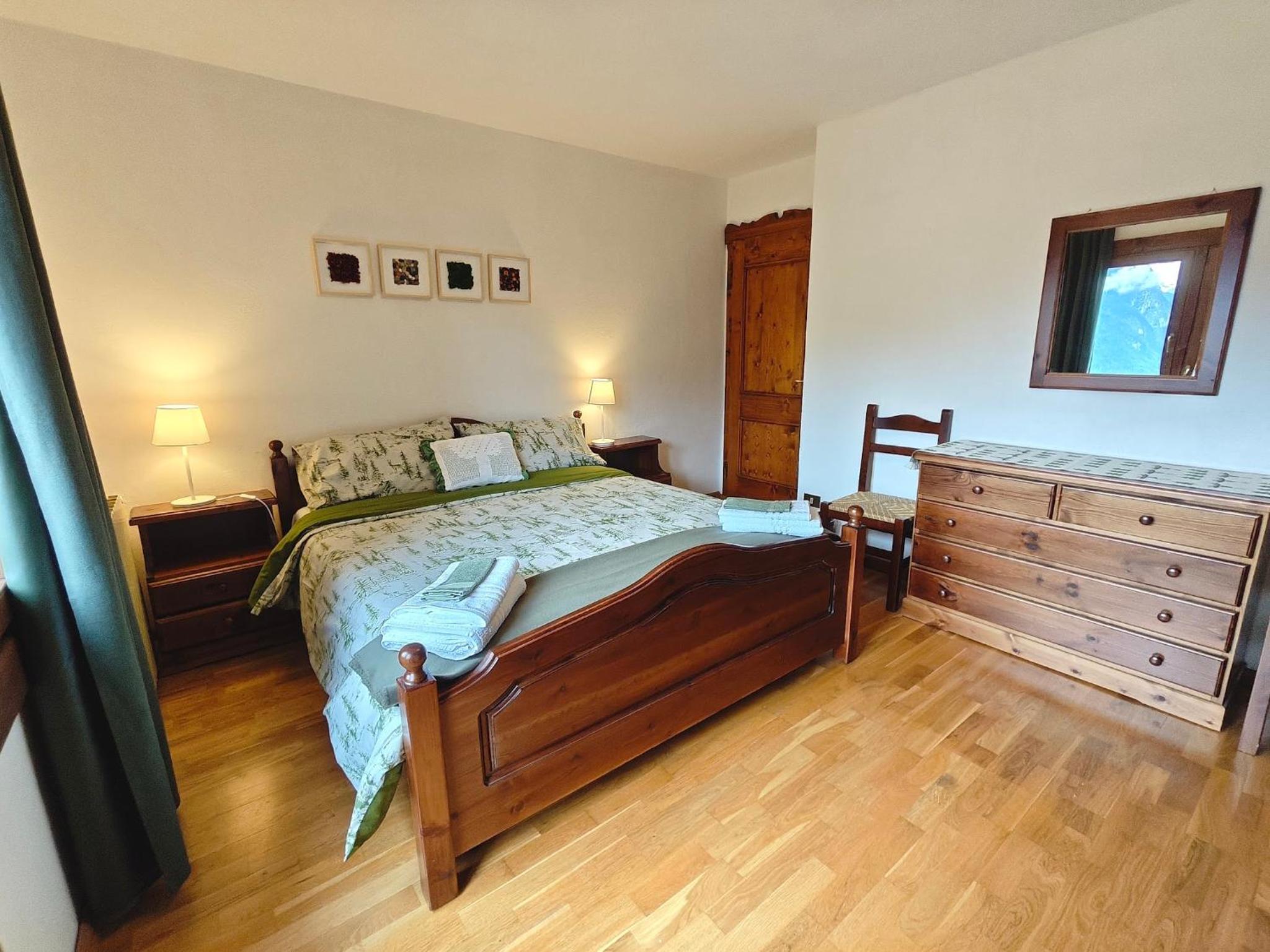 Family Two-Bedroom Apartment with View photo 3