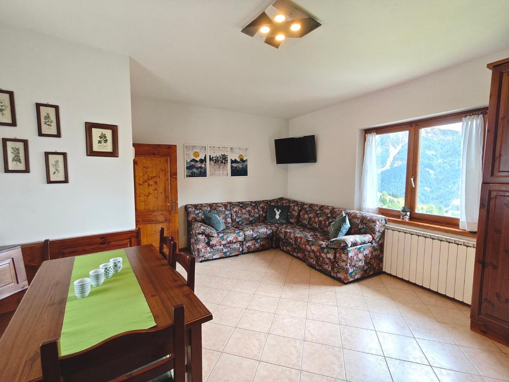Family Two-Bedroom Apartment with View photo 1