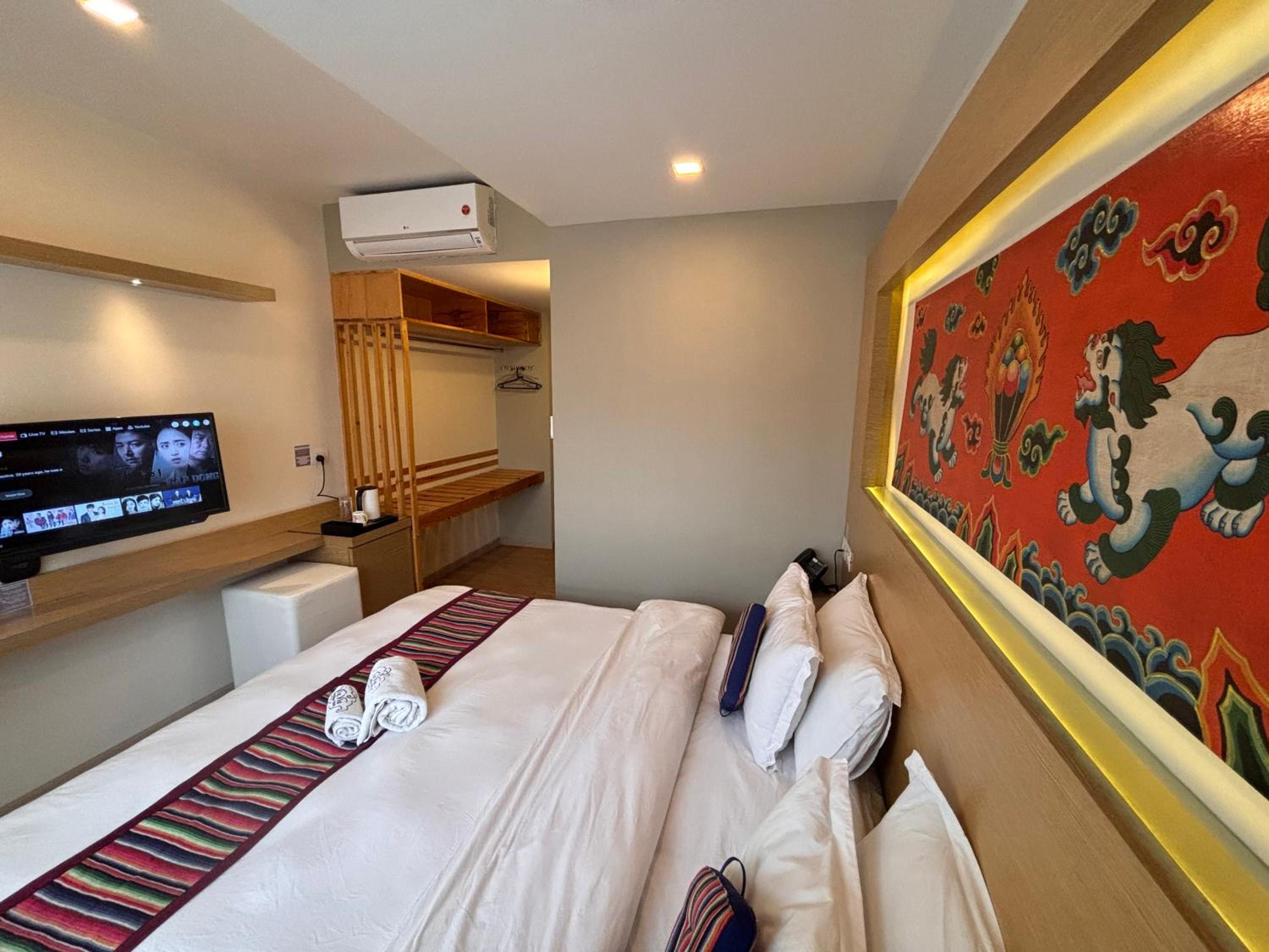 Double or Twin Room with Terrace