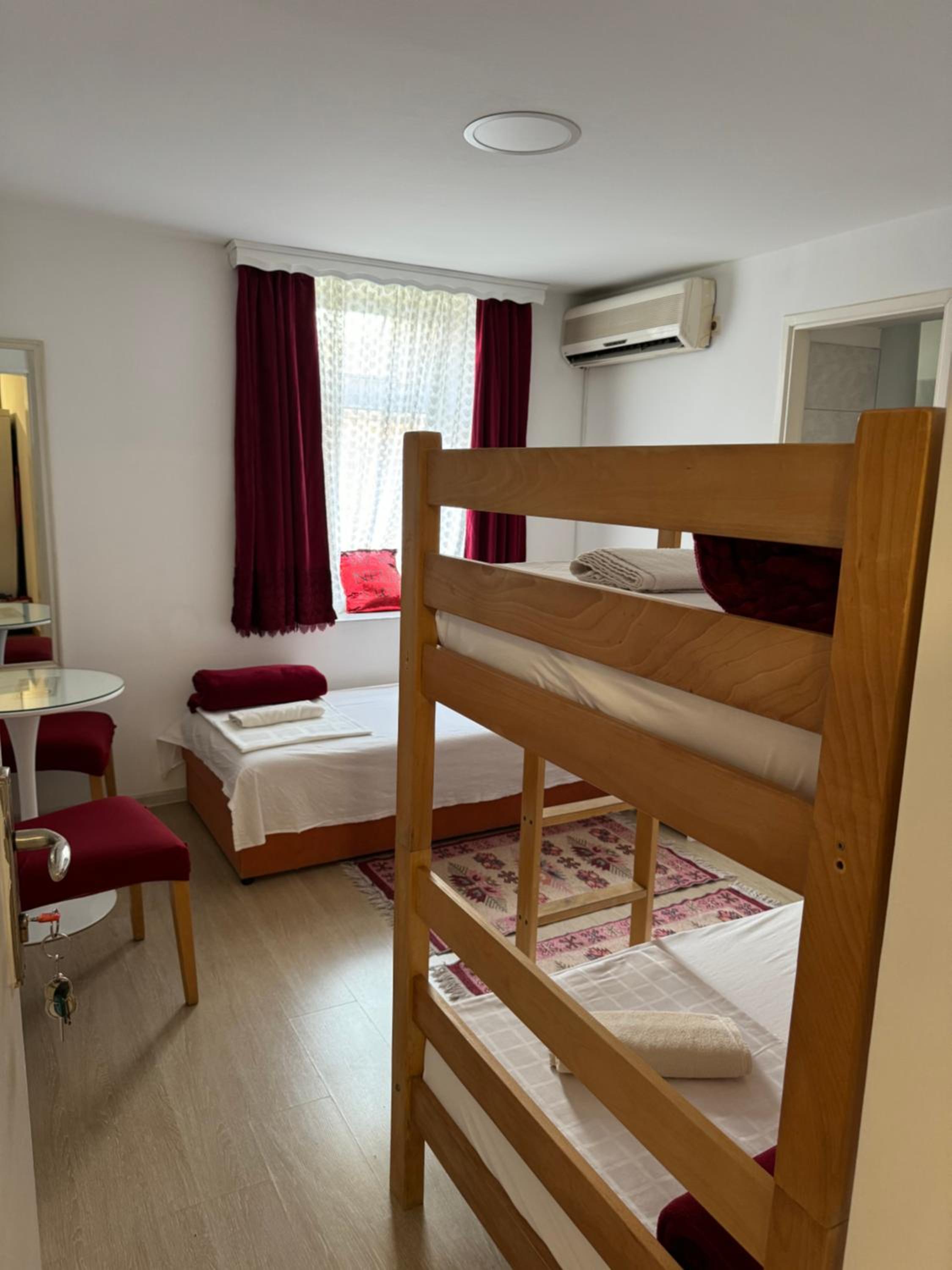 Triple Room with Private Bathroom photo 1