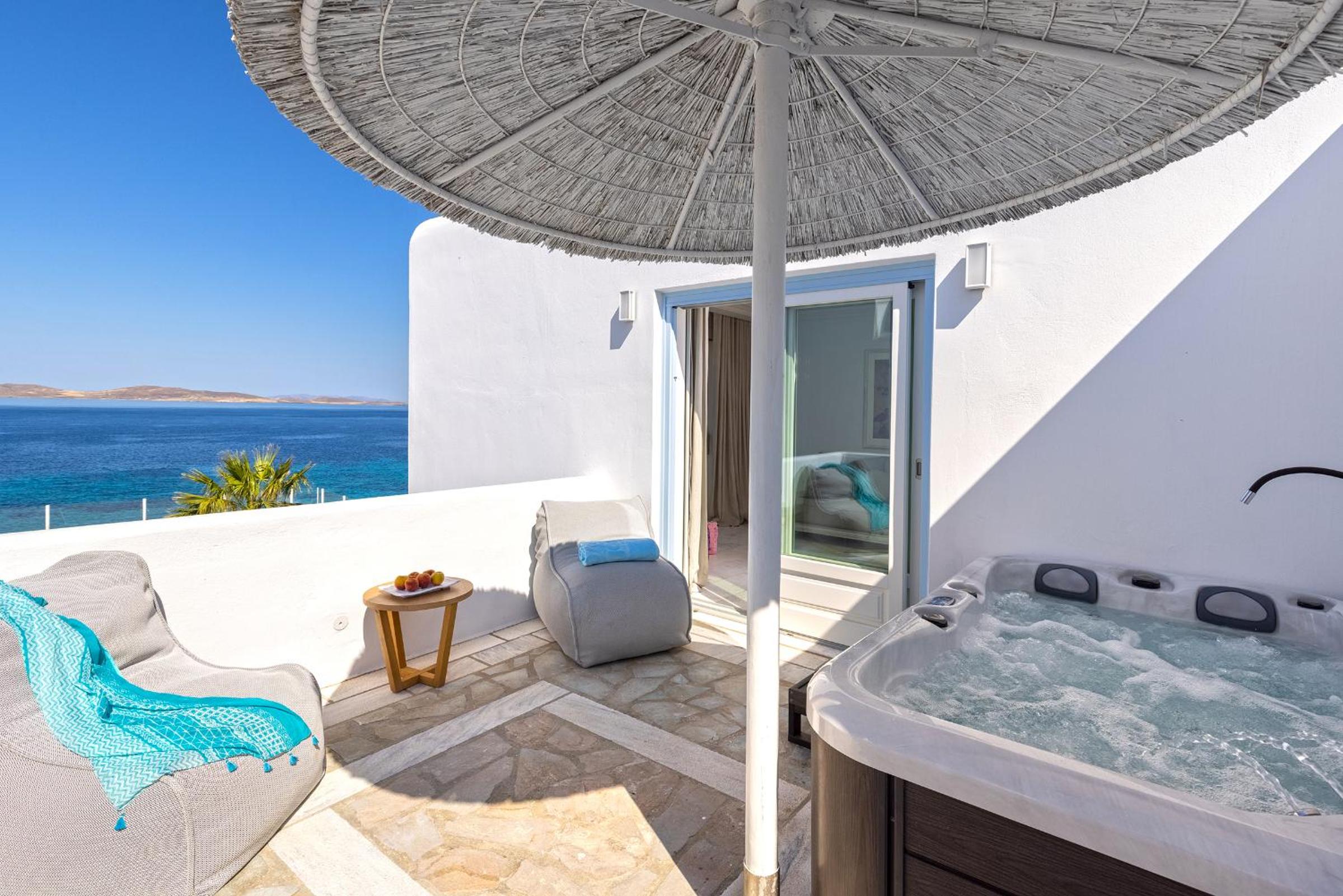Signature Aegean Room with Outdoor Jetted Tub and Sea View - Photo 5
