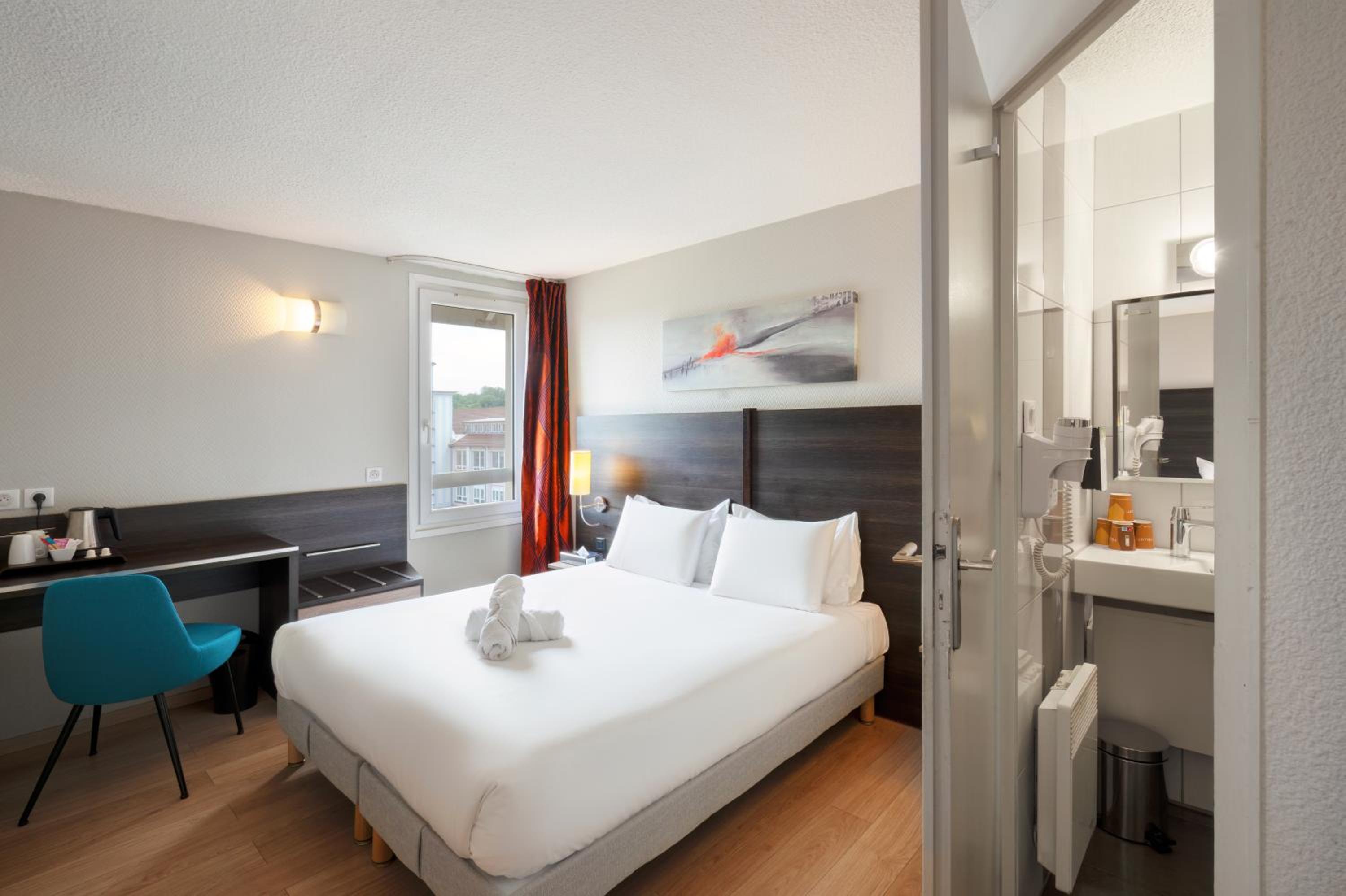 Double Room - Photo 6