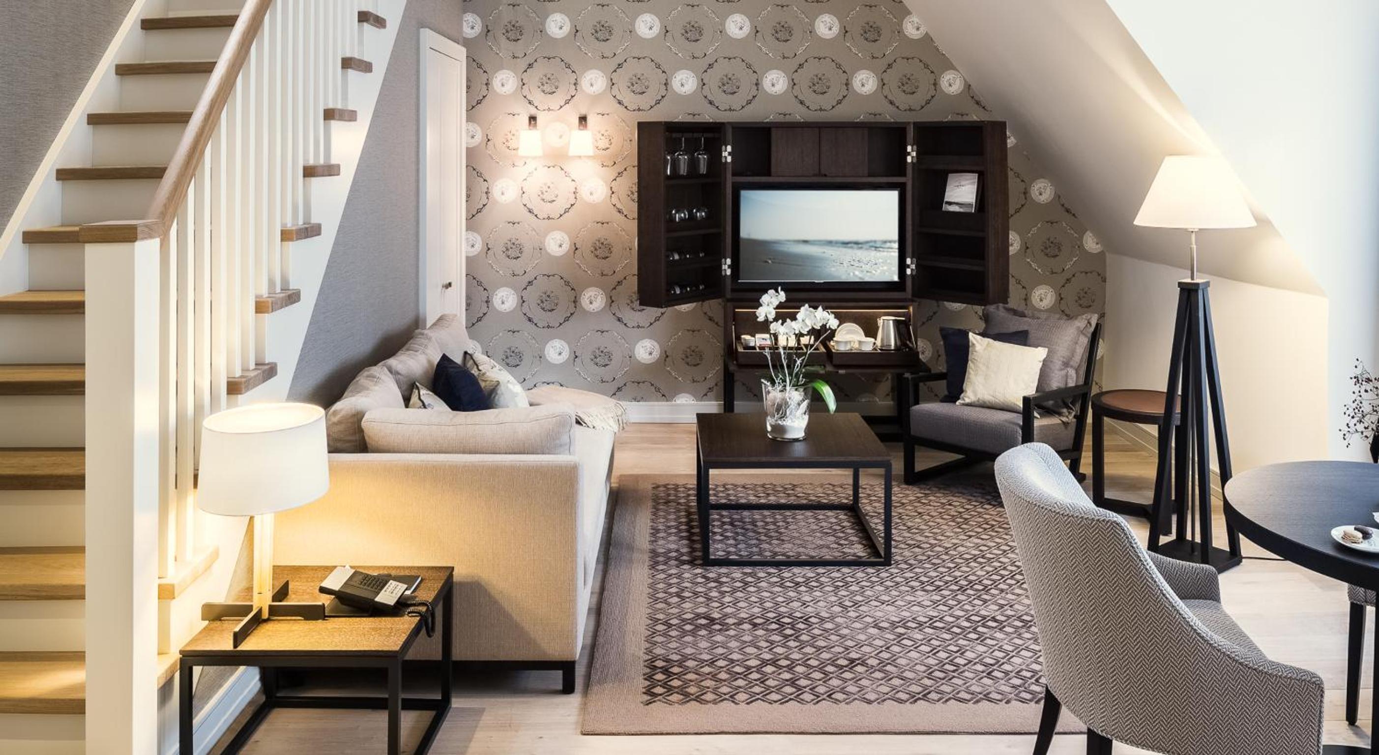 Maisonette Family Master Suite thumbnail 6