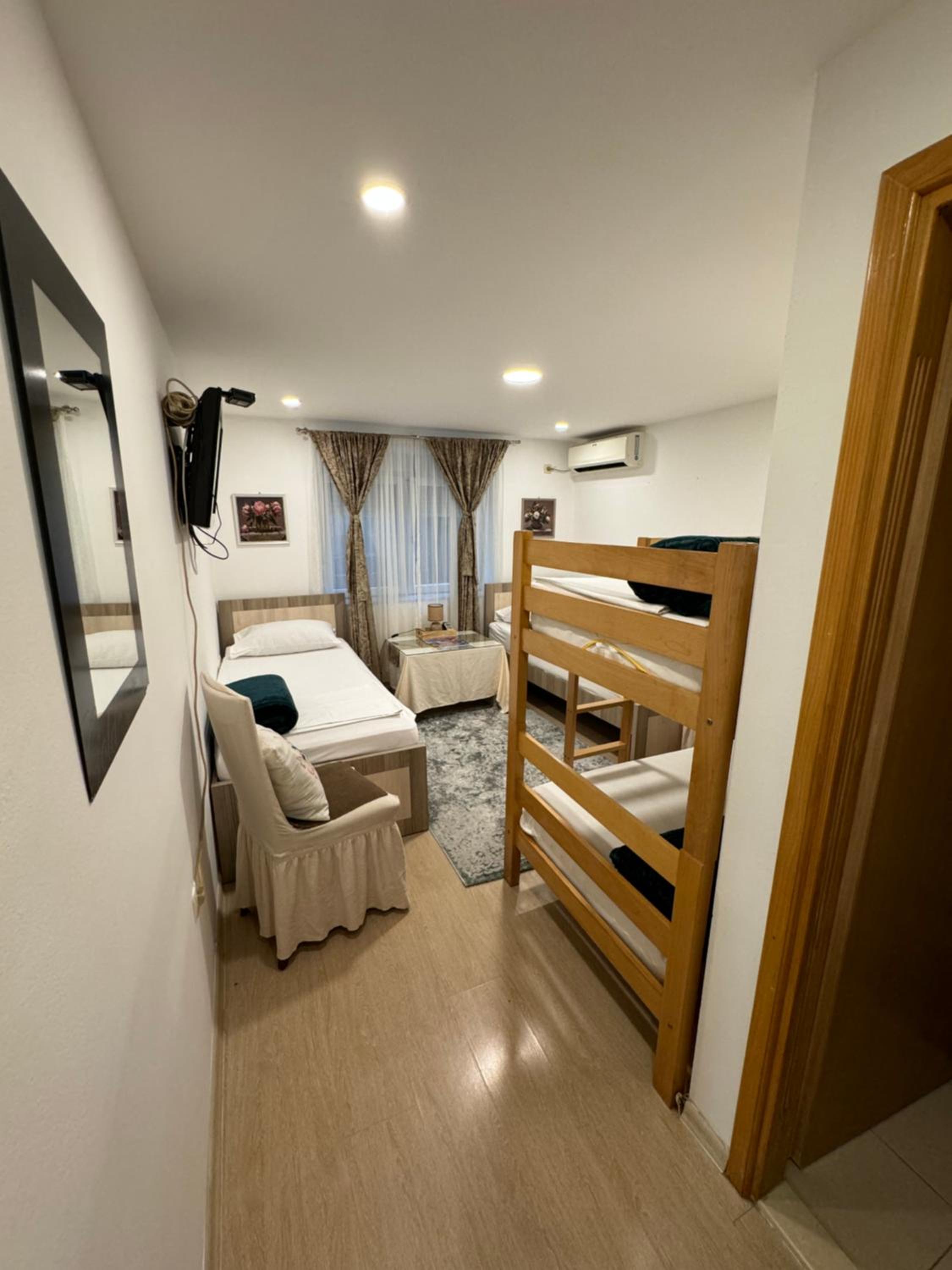 Family Room with Bathroom photo 2