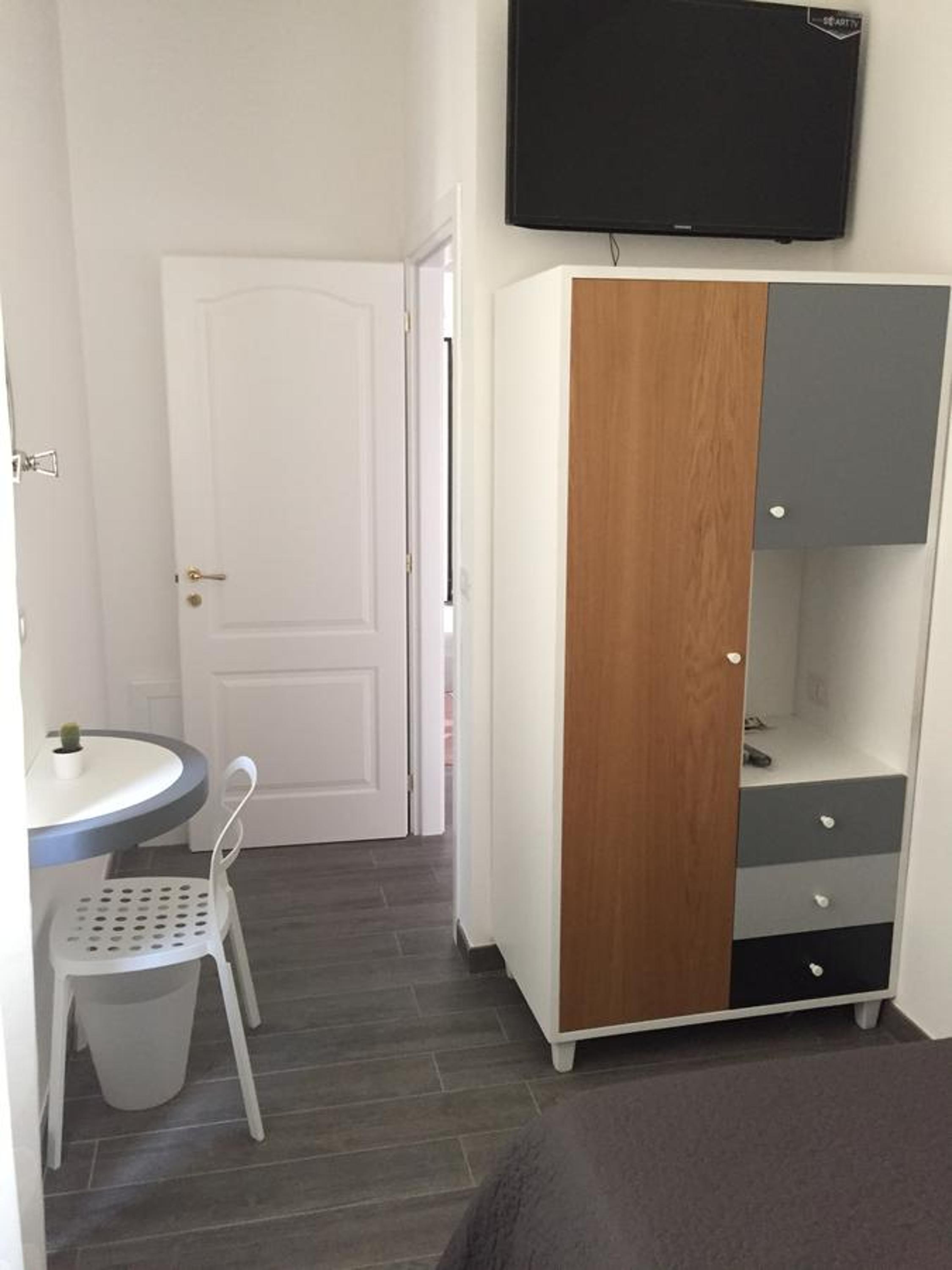Single Room With Private External Bathroom