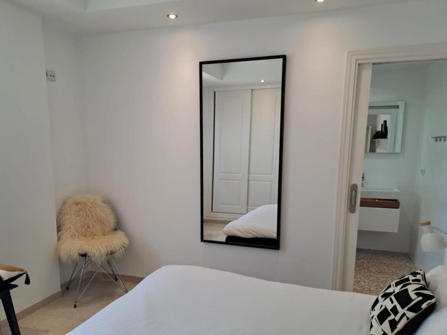 Three-Bedroom Deluxe Apartment