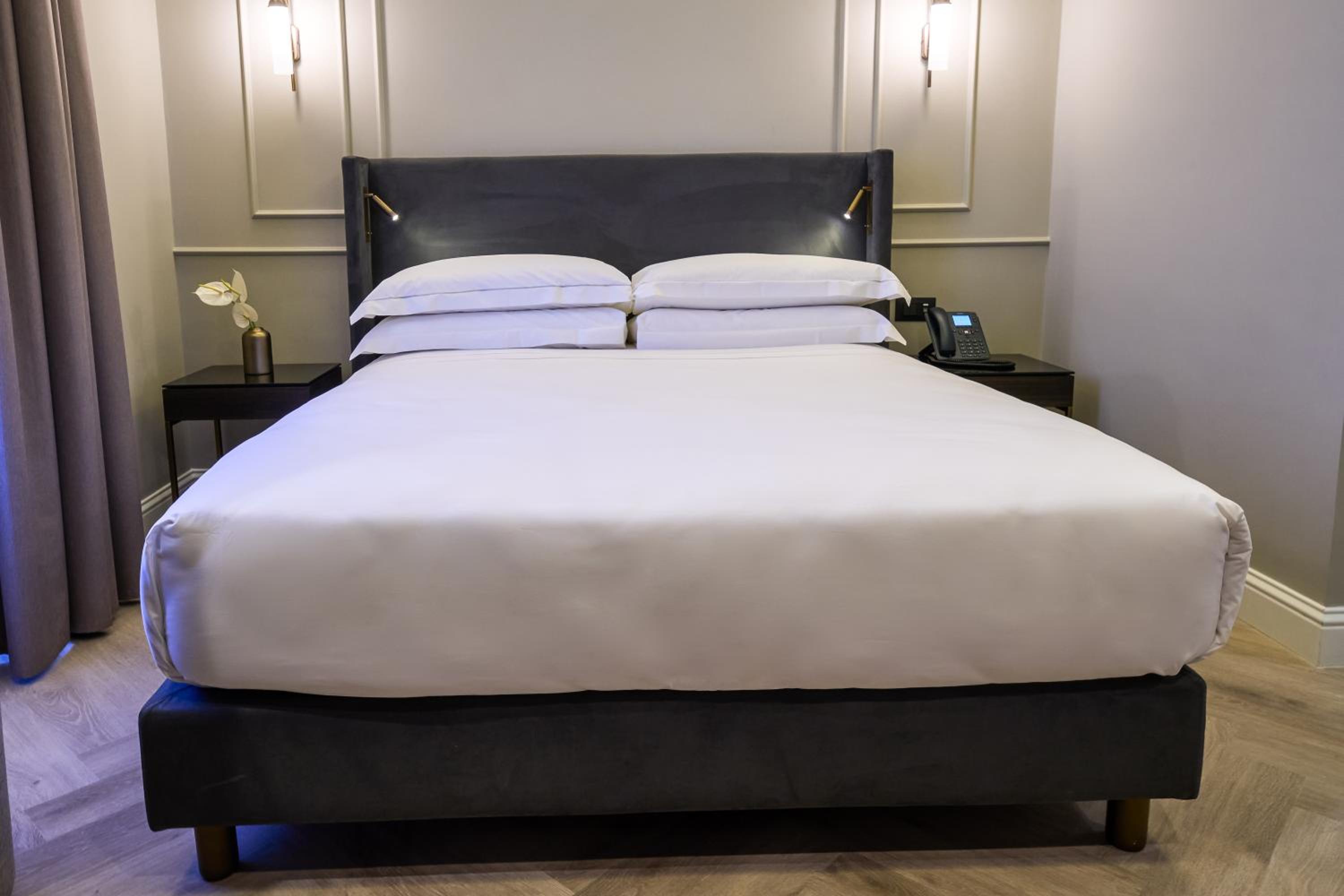 Standard Double Room - Photo 14