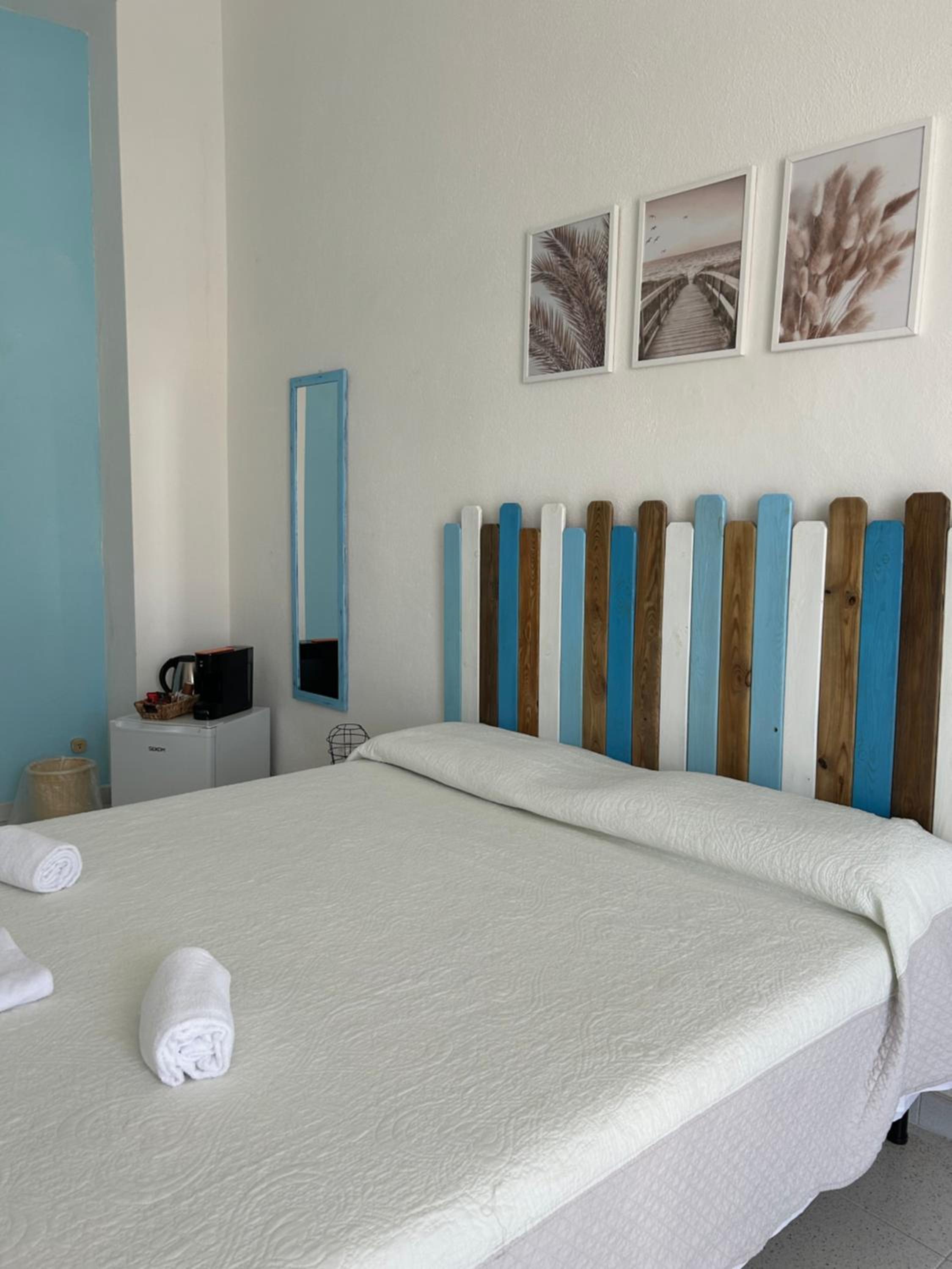 Double Room with Shared Bathroom photo 2