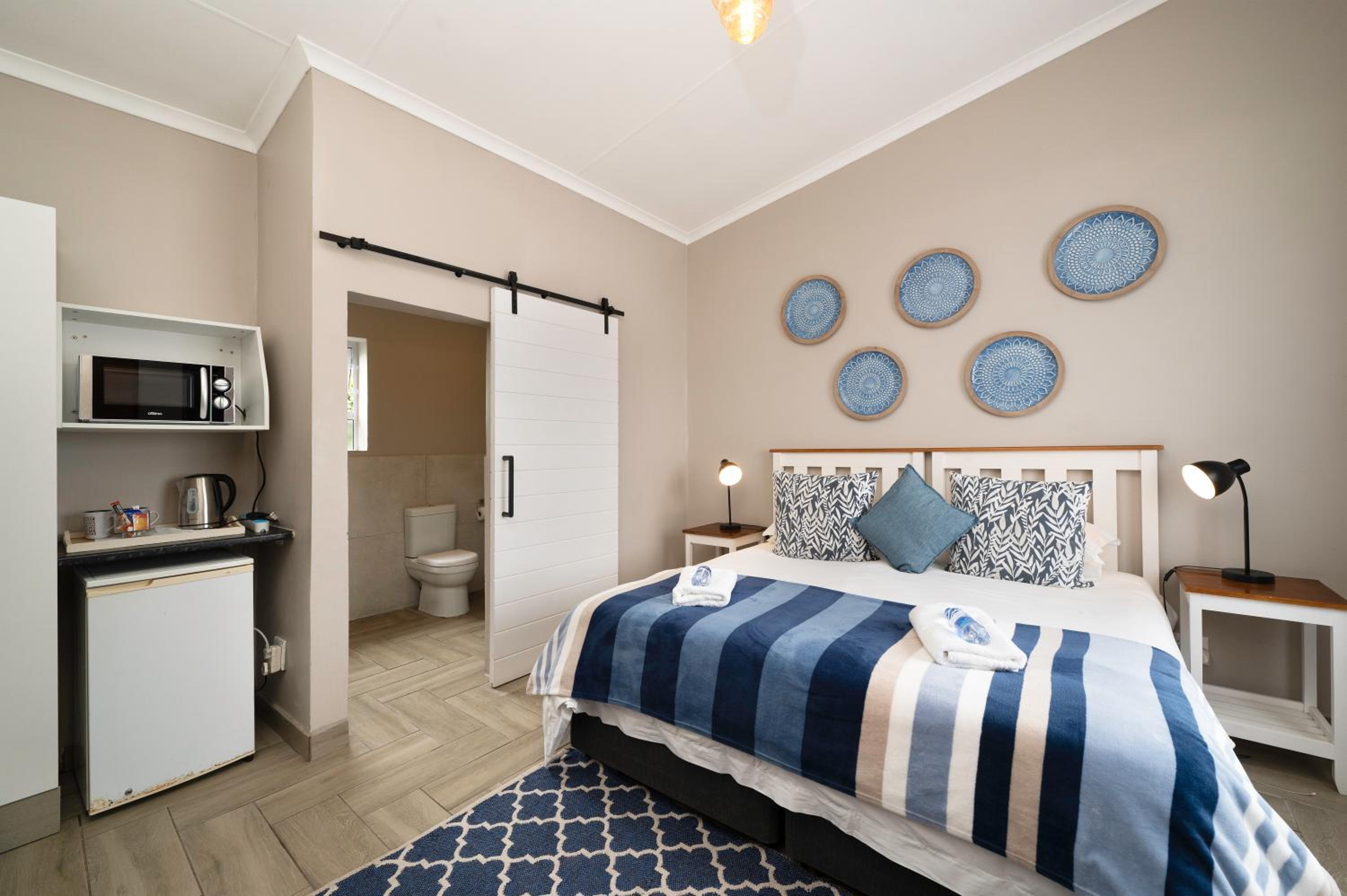 Economy Double Room photo 1