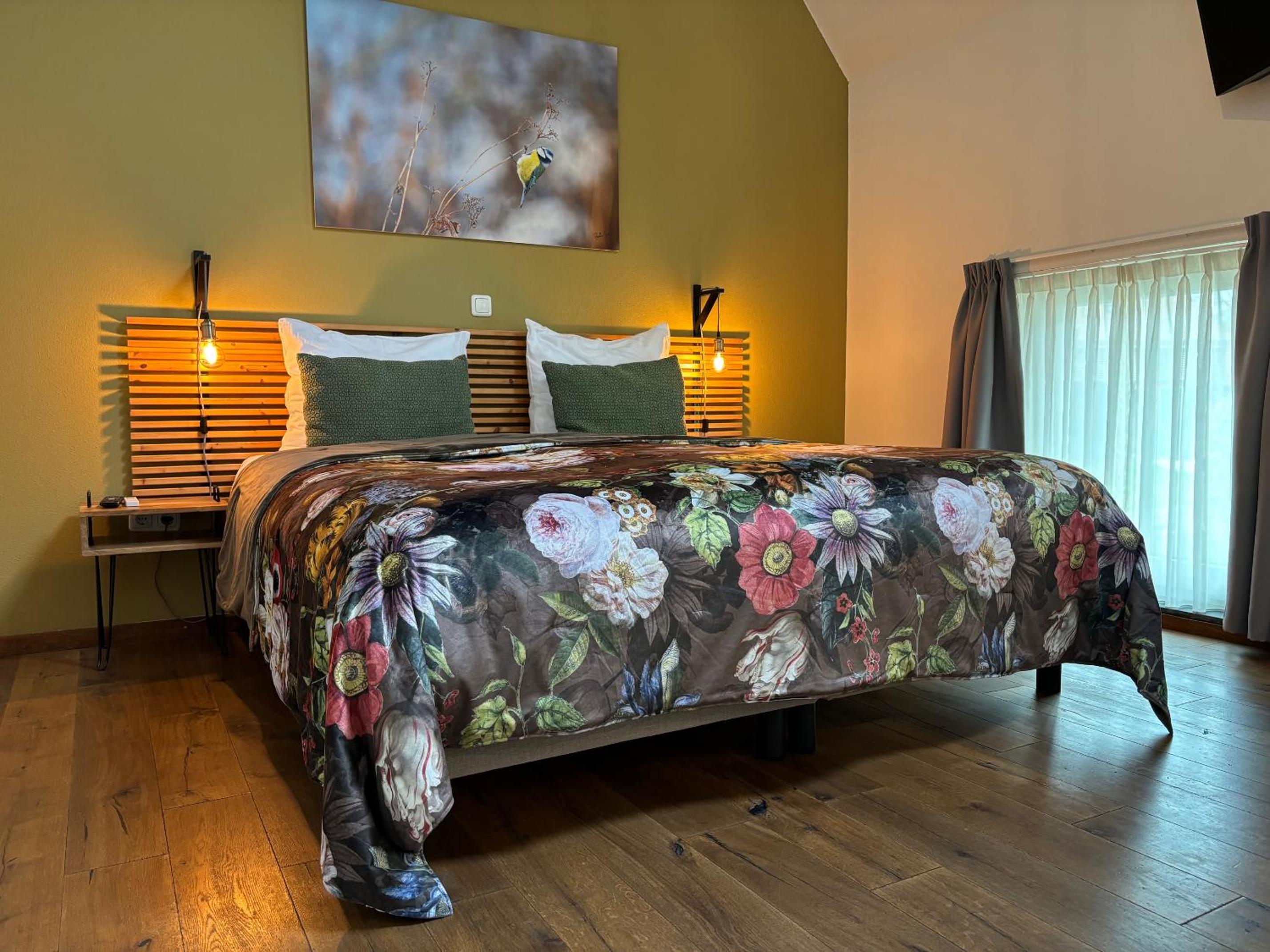 Deluxe Double Room photo 2