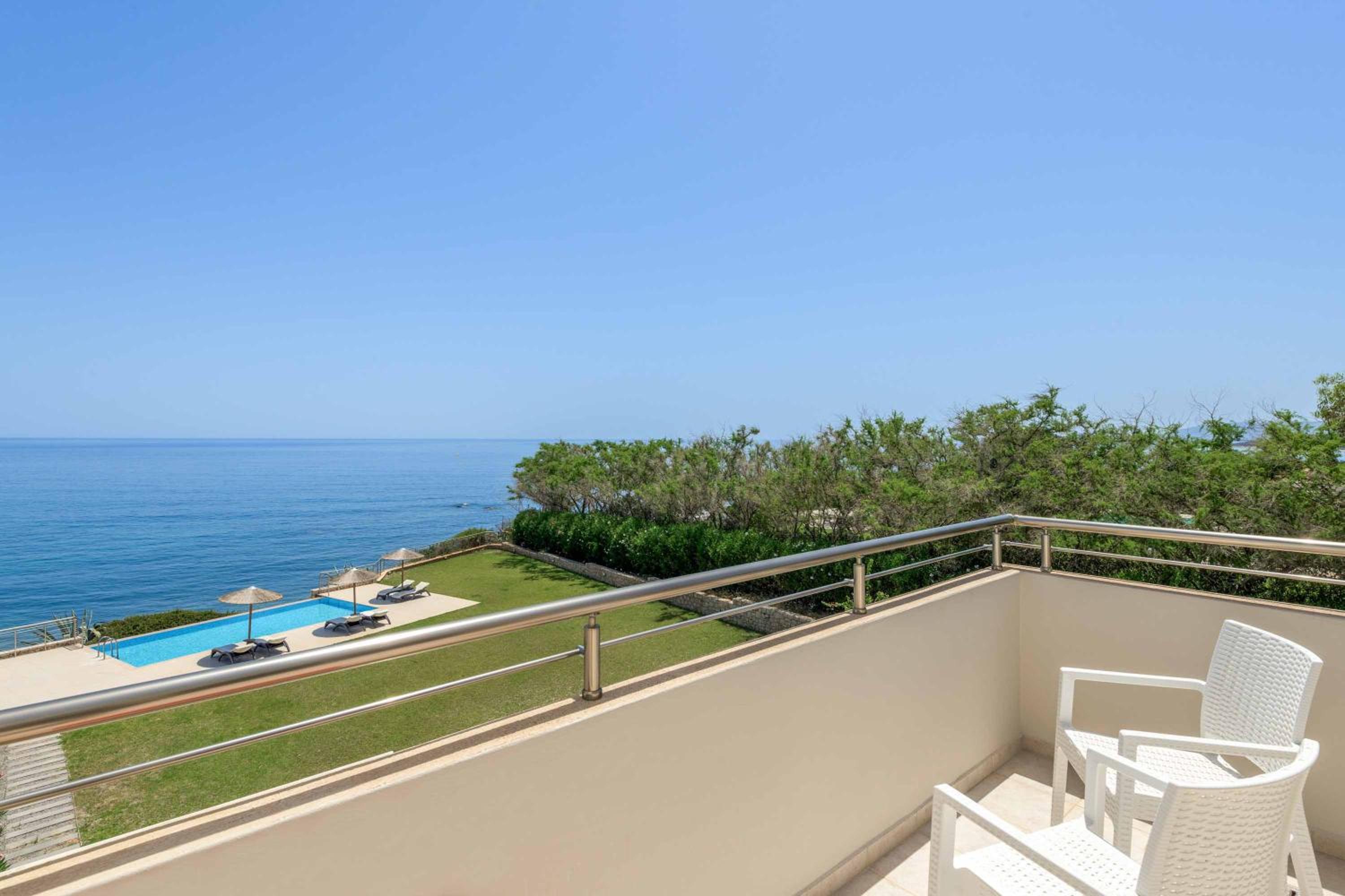 Villa photo 2