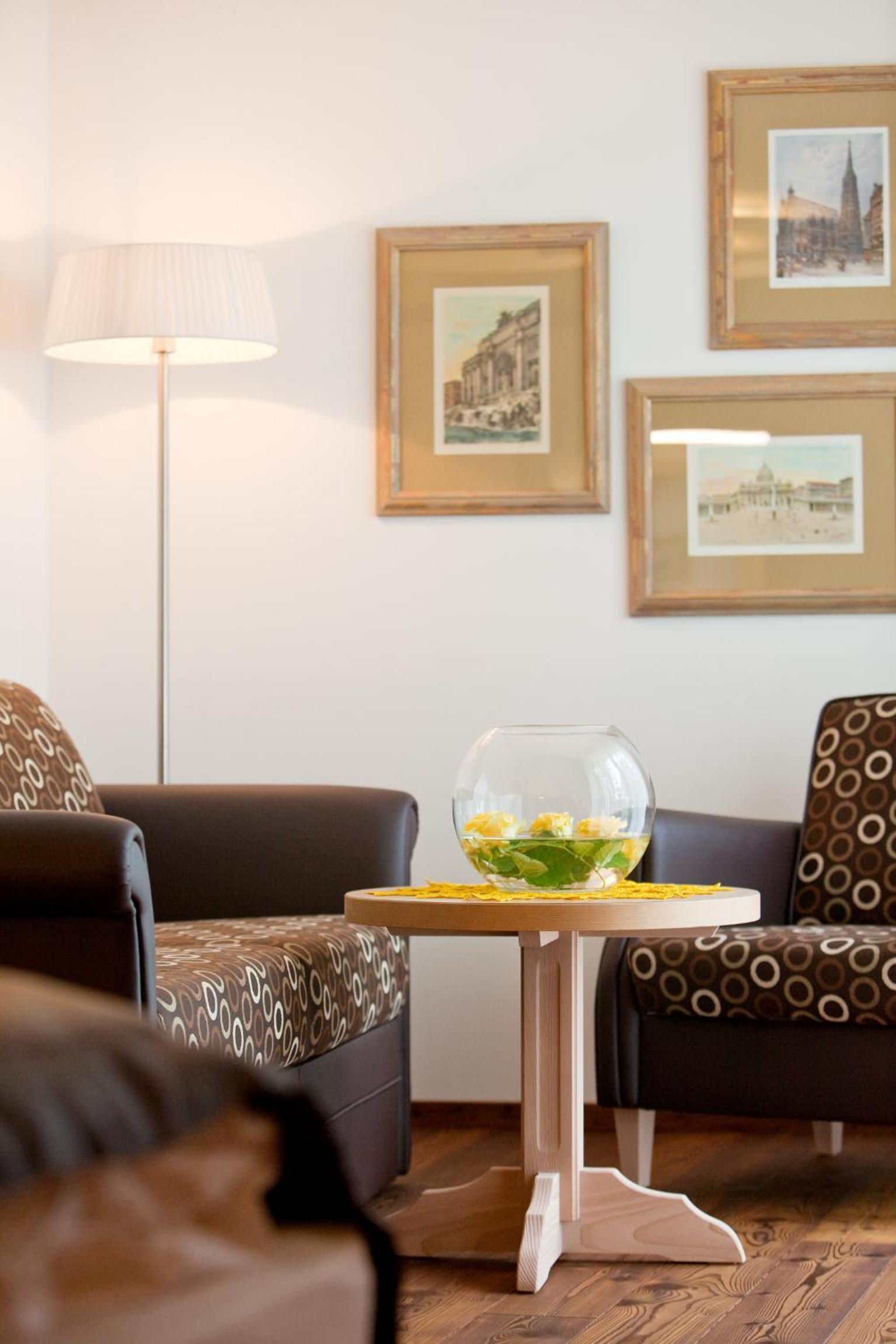 Deluxe Double Room with Balcony - Photo 3