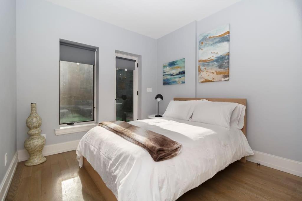 Three-Bedroom Apartment photo 1